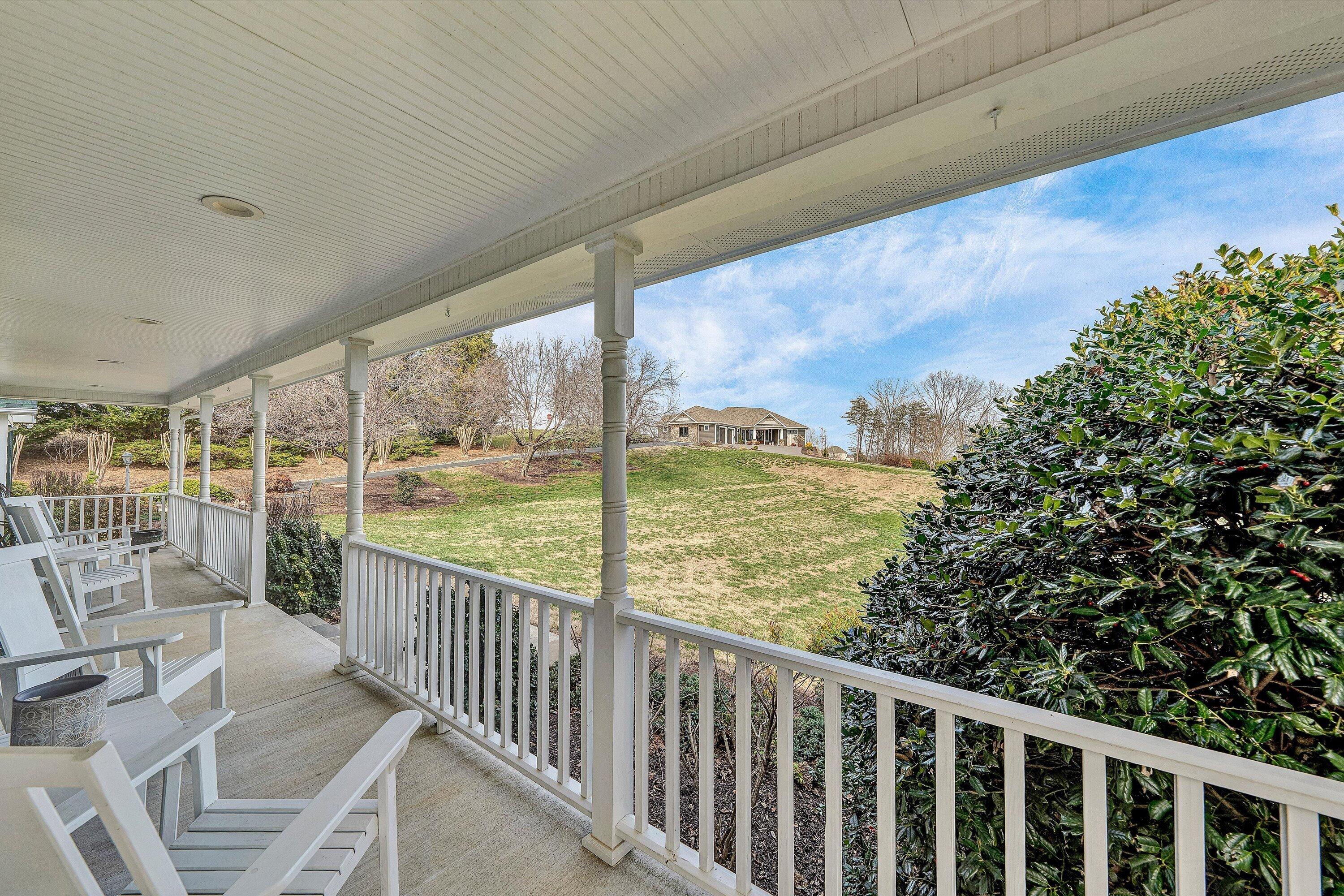 20 South Pointe LN
