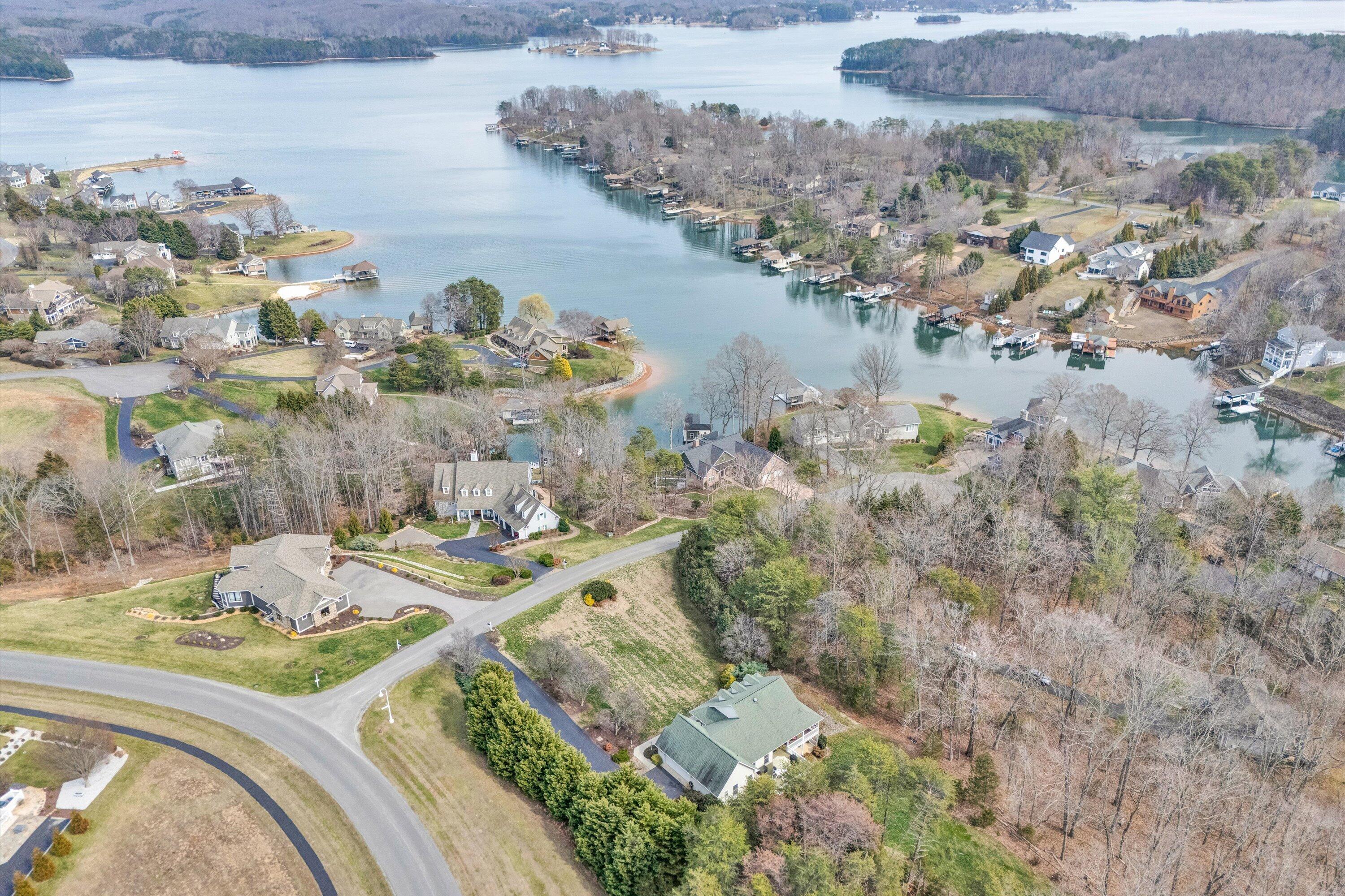 20 South Pointe LN