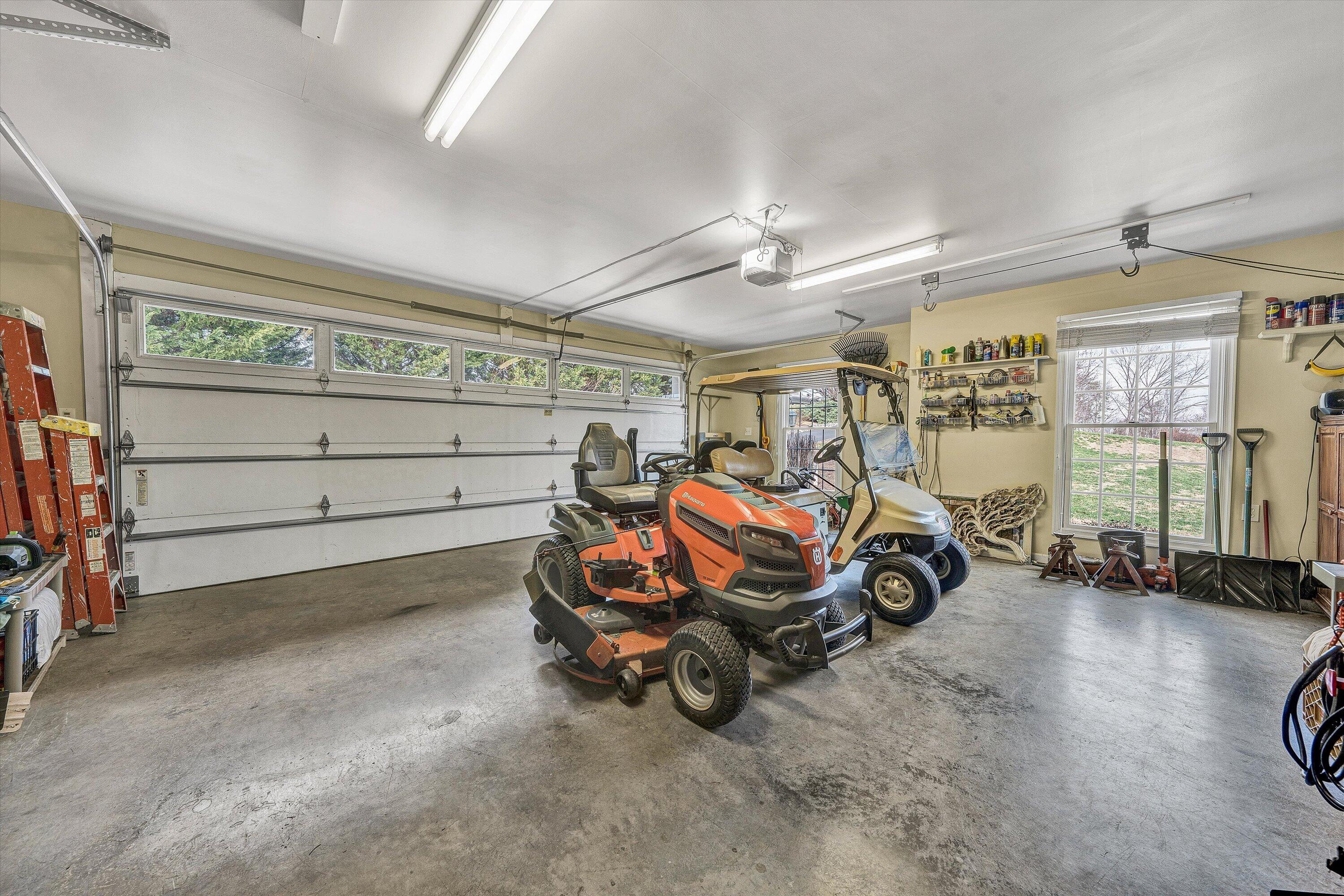 20 South Pointe LN
