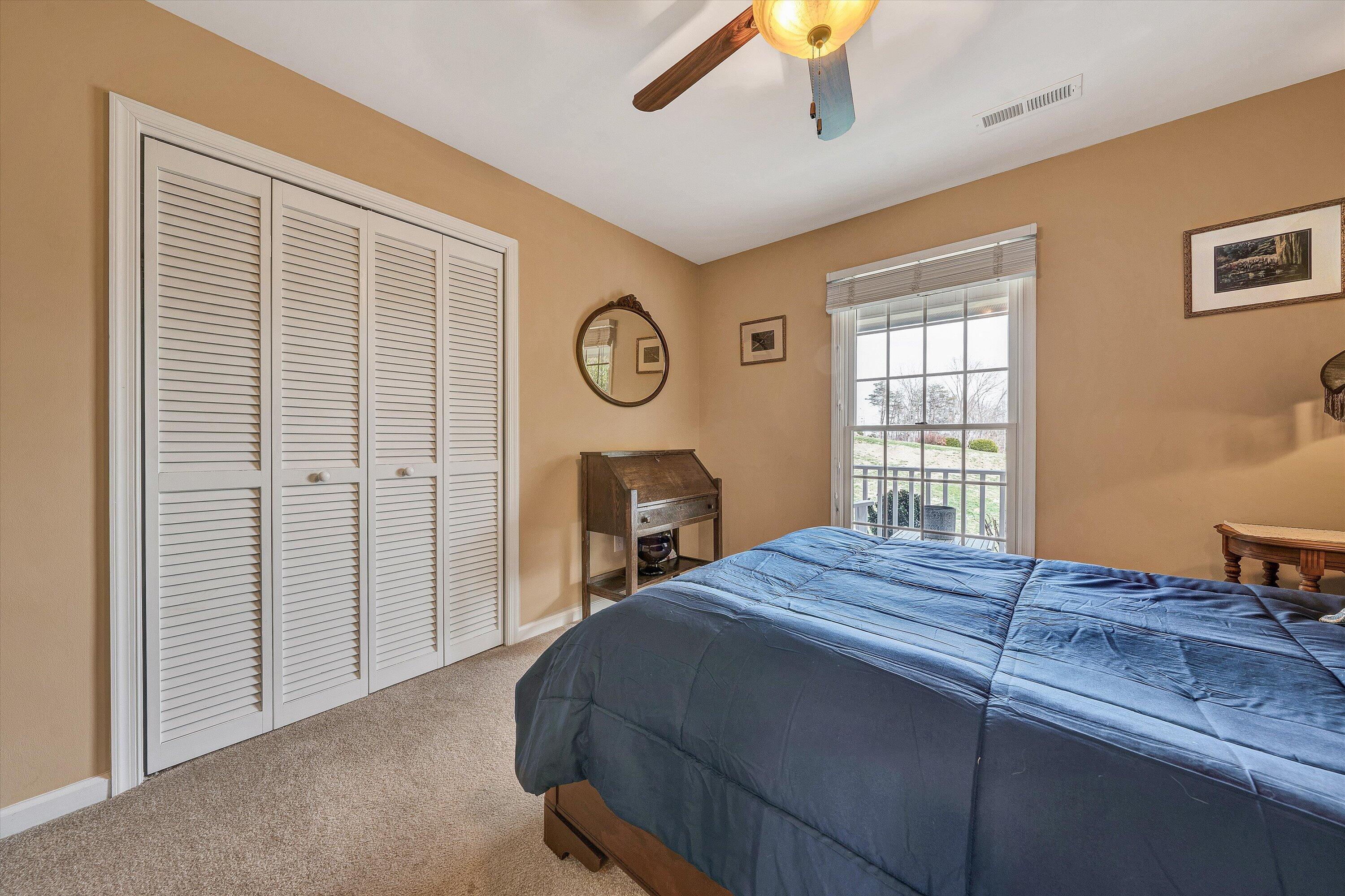 20 South Pointe LN