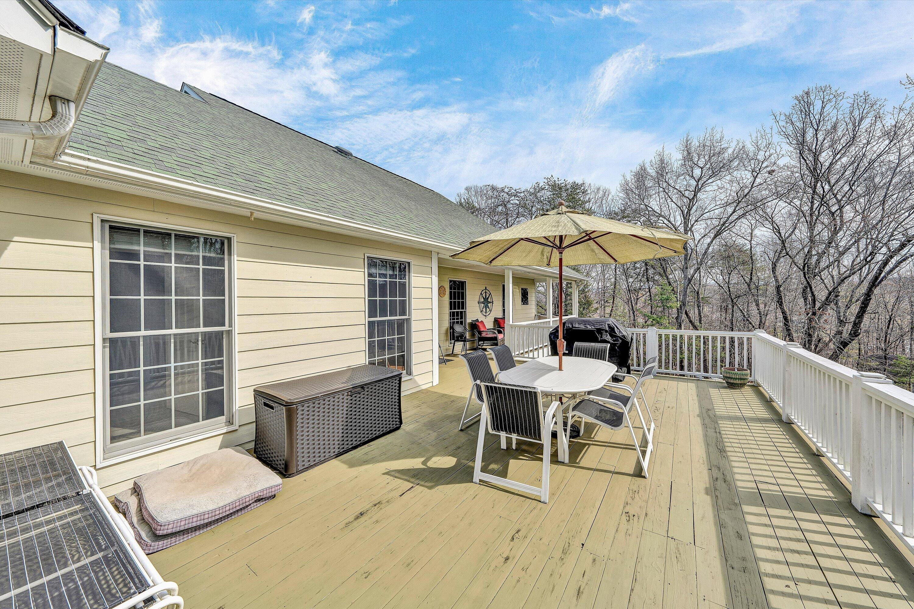 20 South Pointe LN