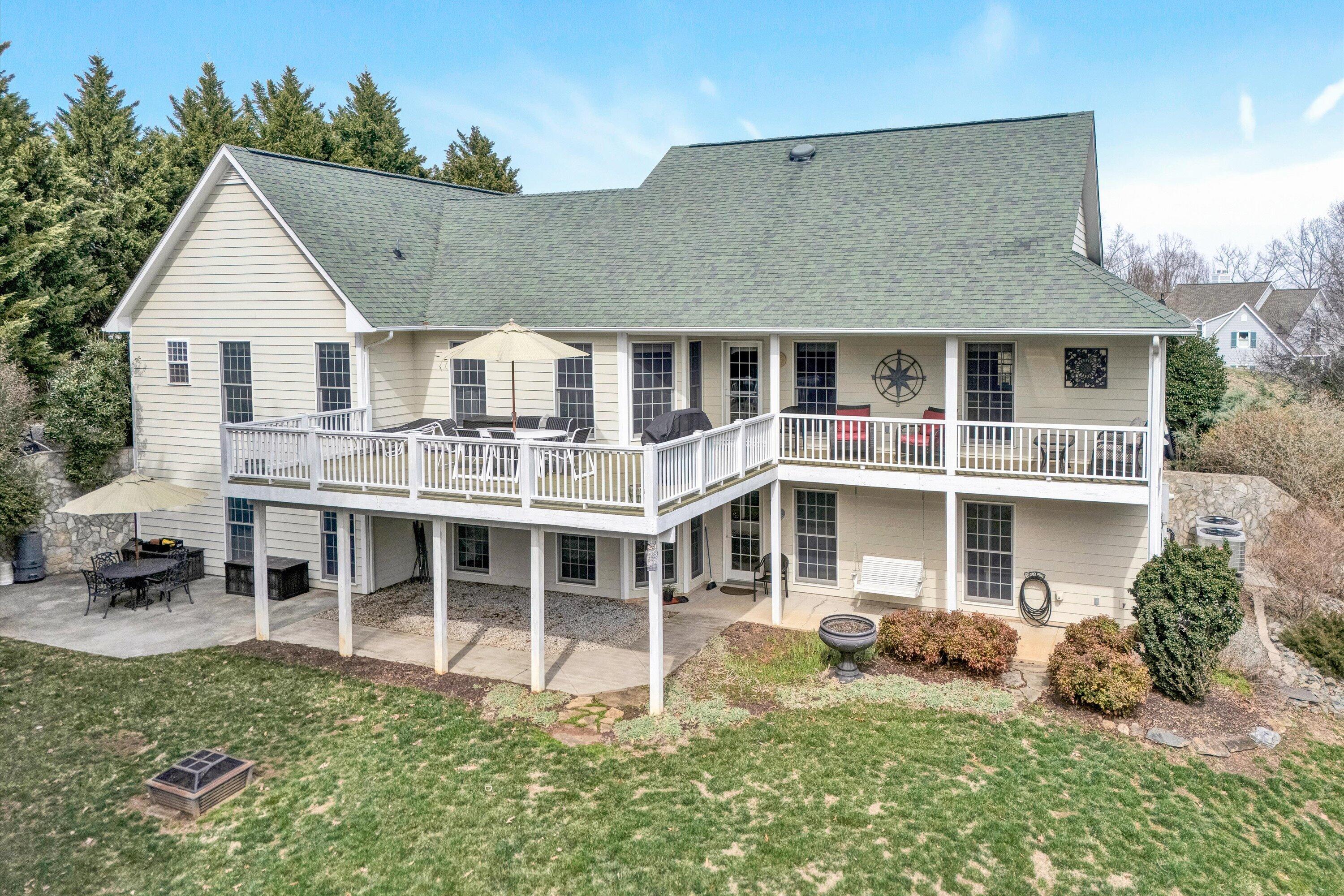 20 South Pointe LN