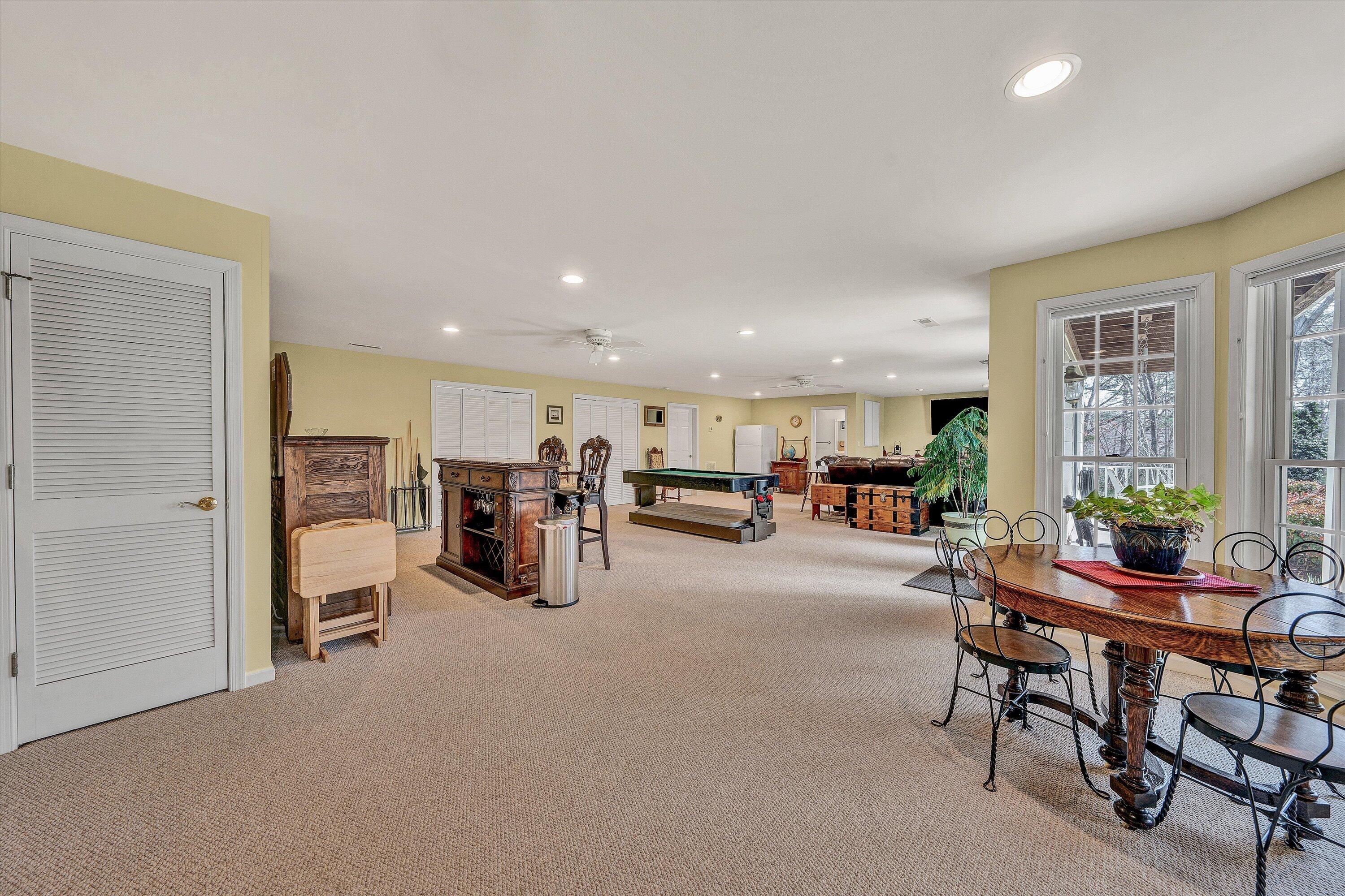 20 South Pointe LN