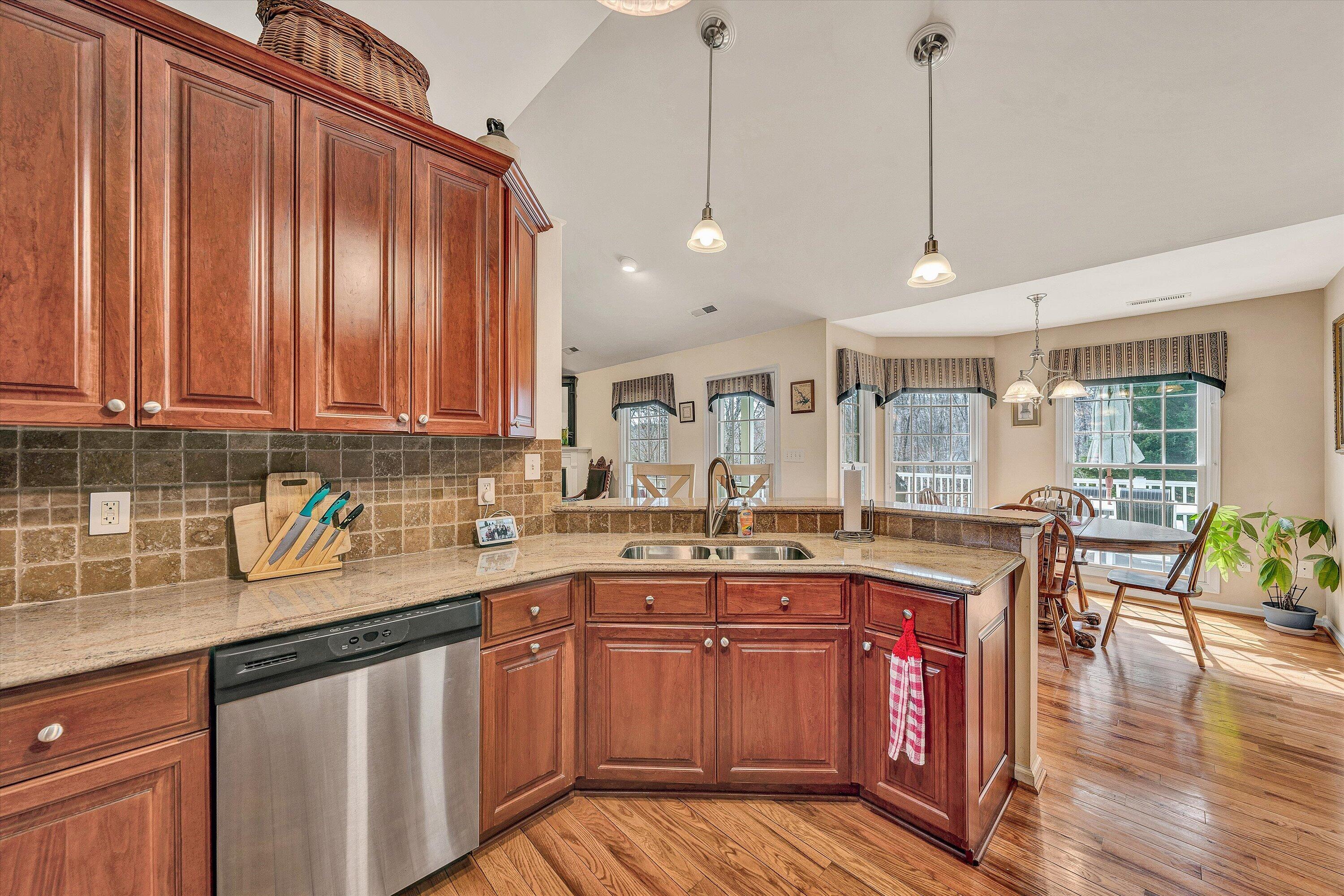 20 South Pointe LN