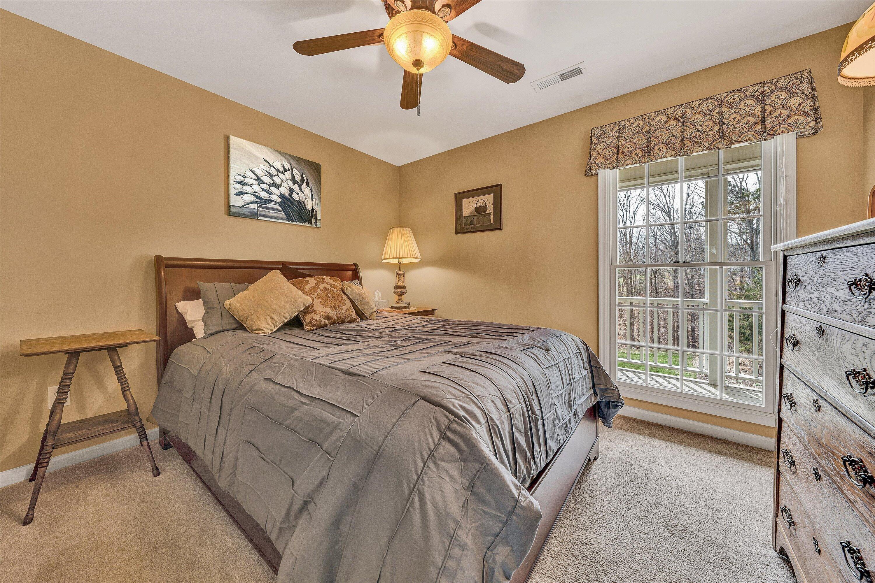 20 South Pointe LN
