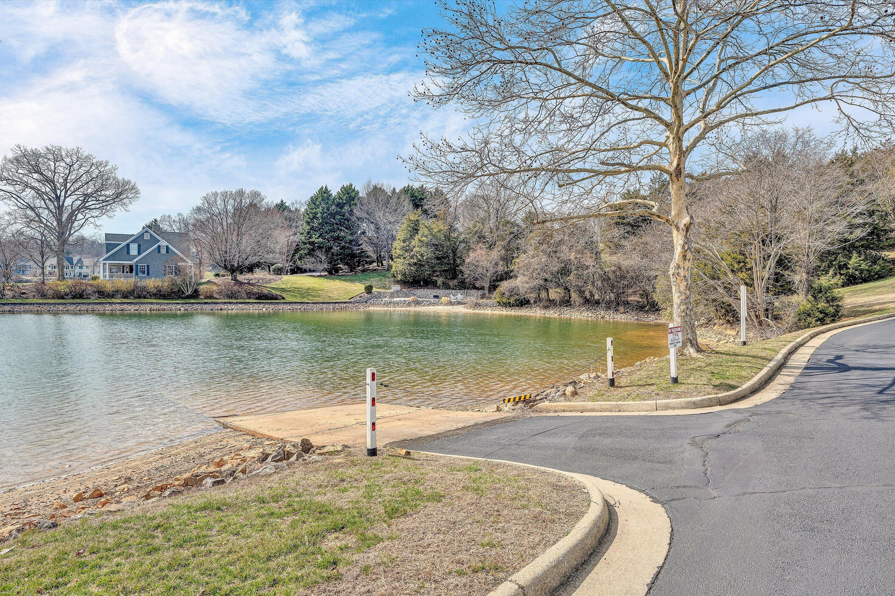 20 South Pointe LN