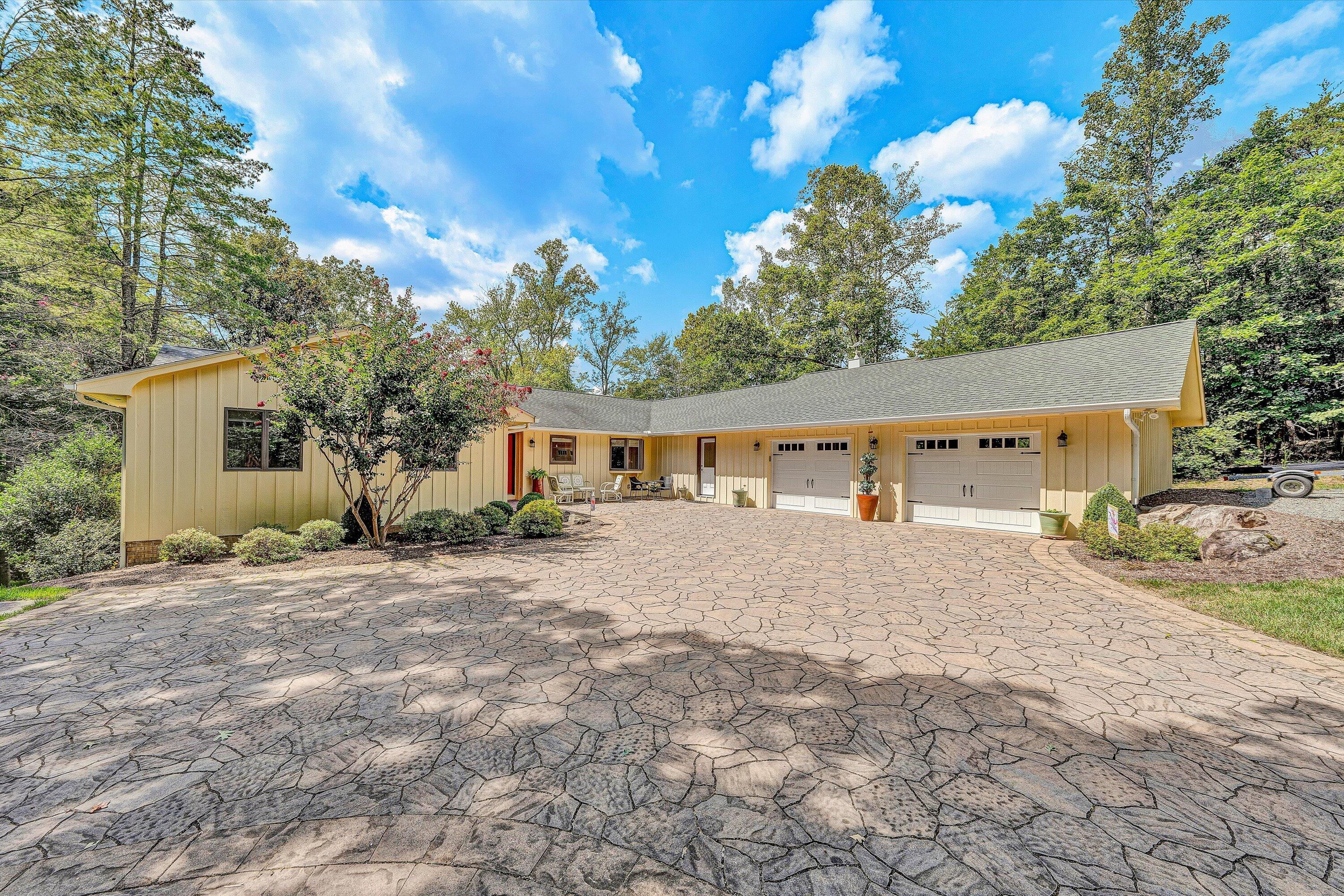 116 Deer Creek DR