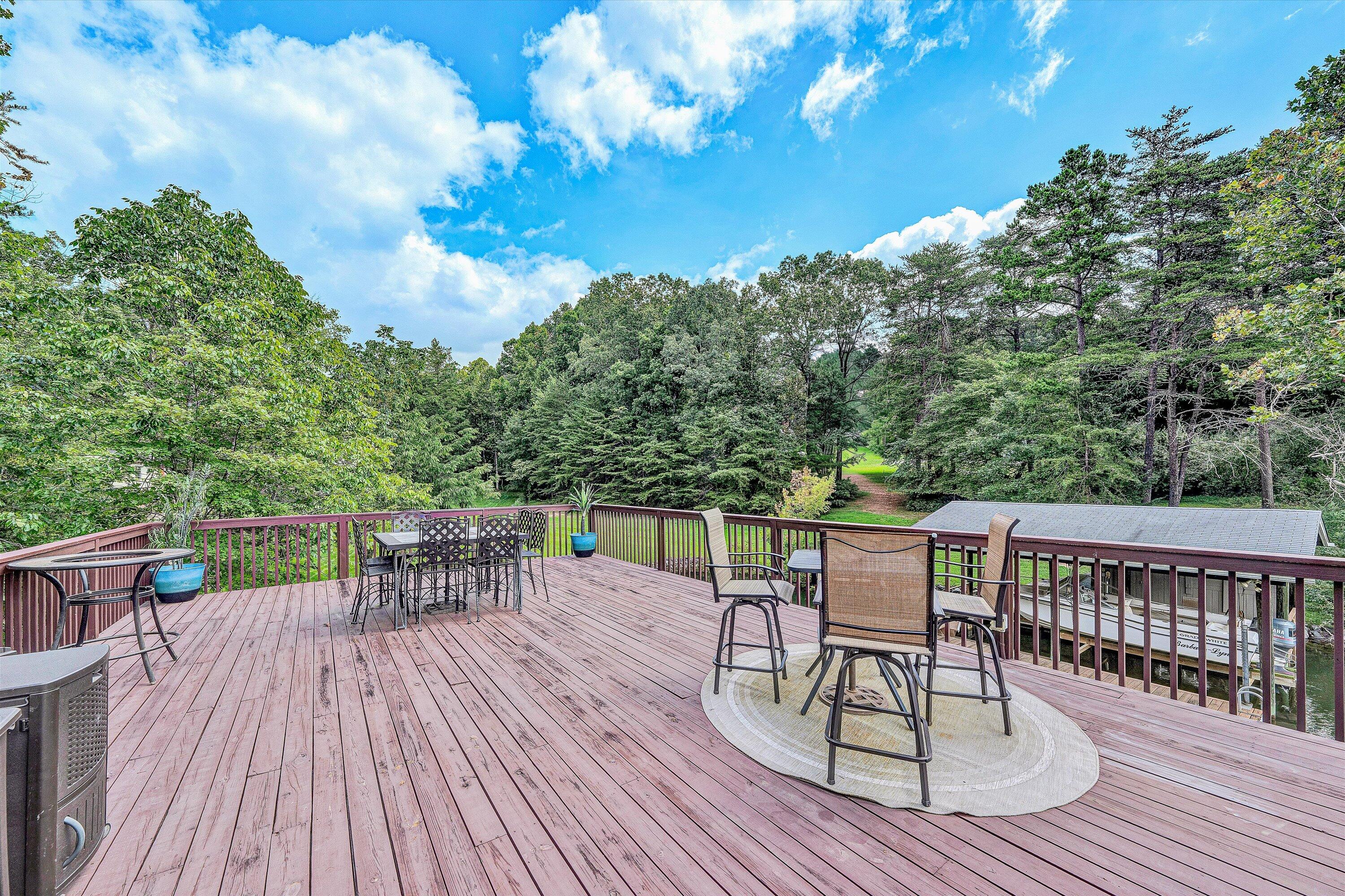 116 Deer Creek DR