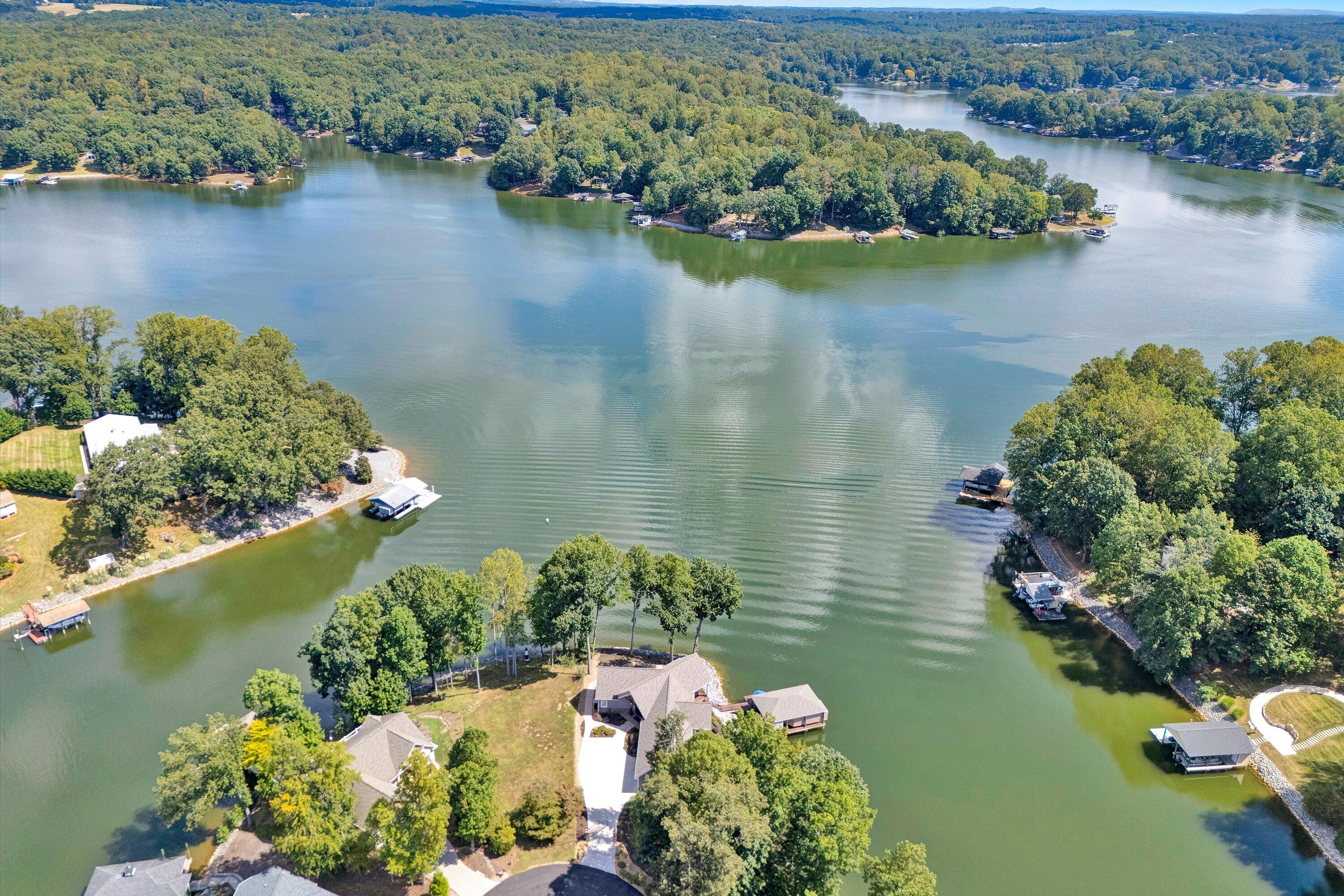 152 Windward Pointe DR
