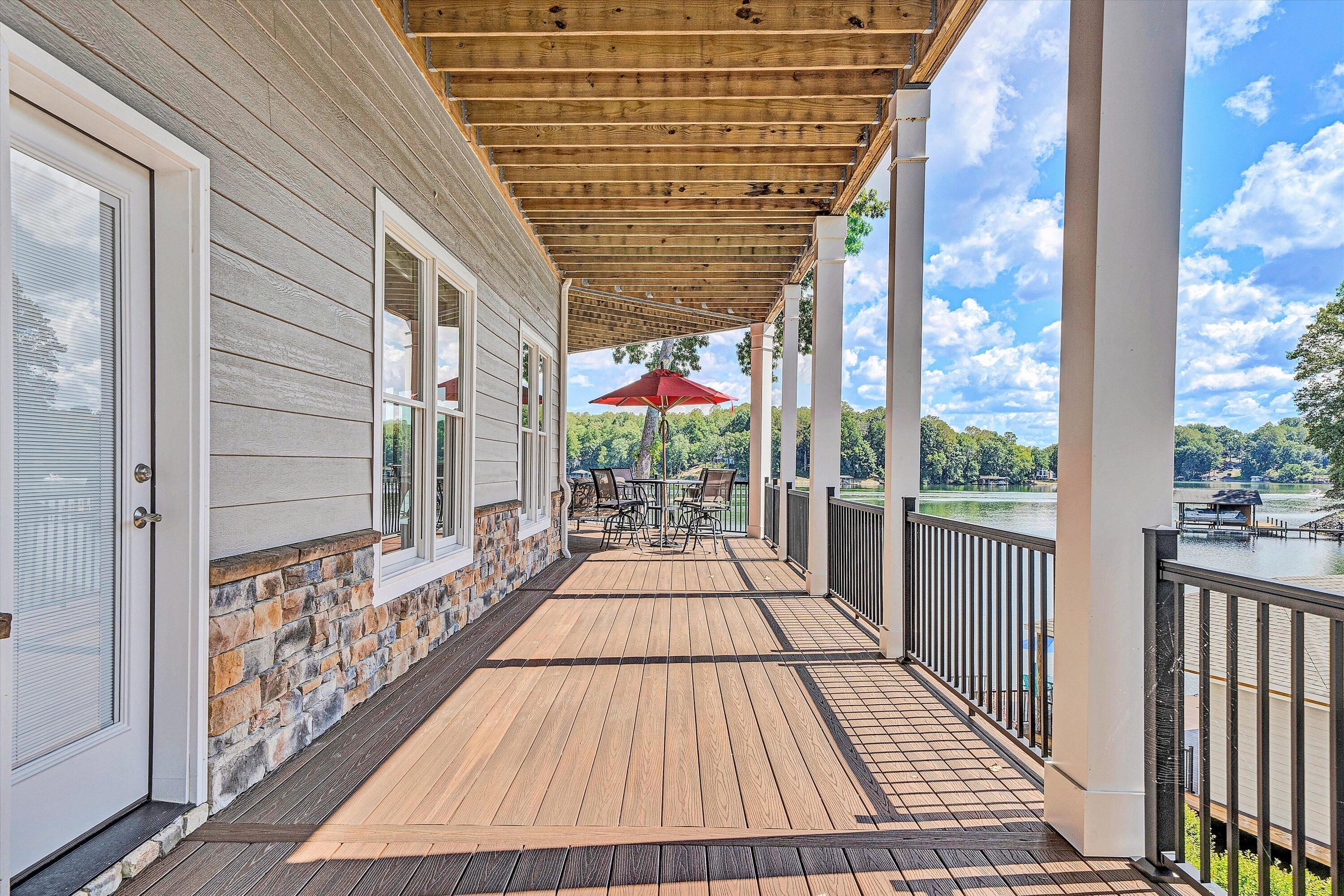 152 Windward Pointe DR