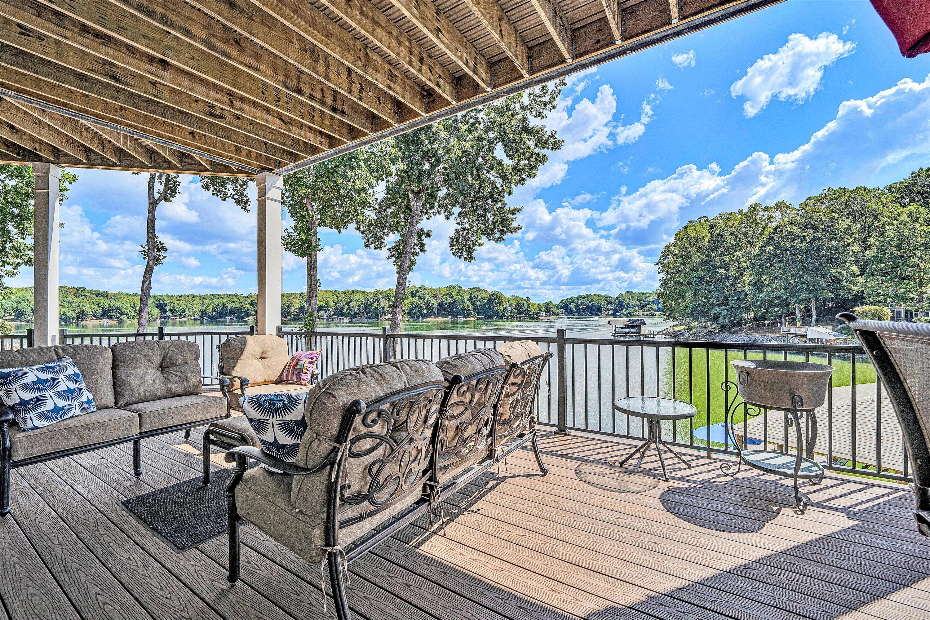 152 Windward Pointe DR