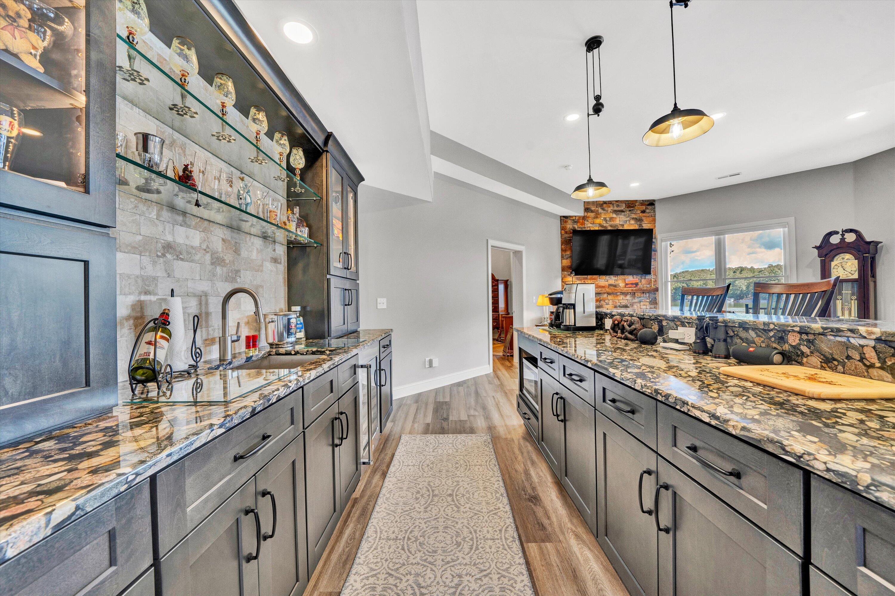152 Windward Pointe DR