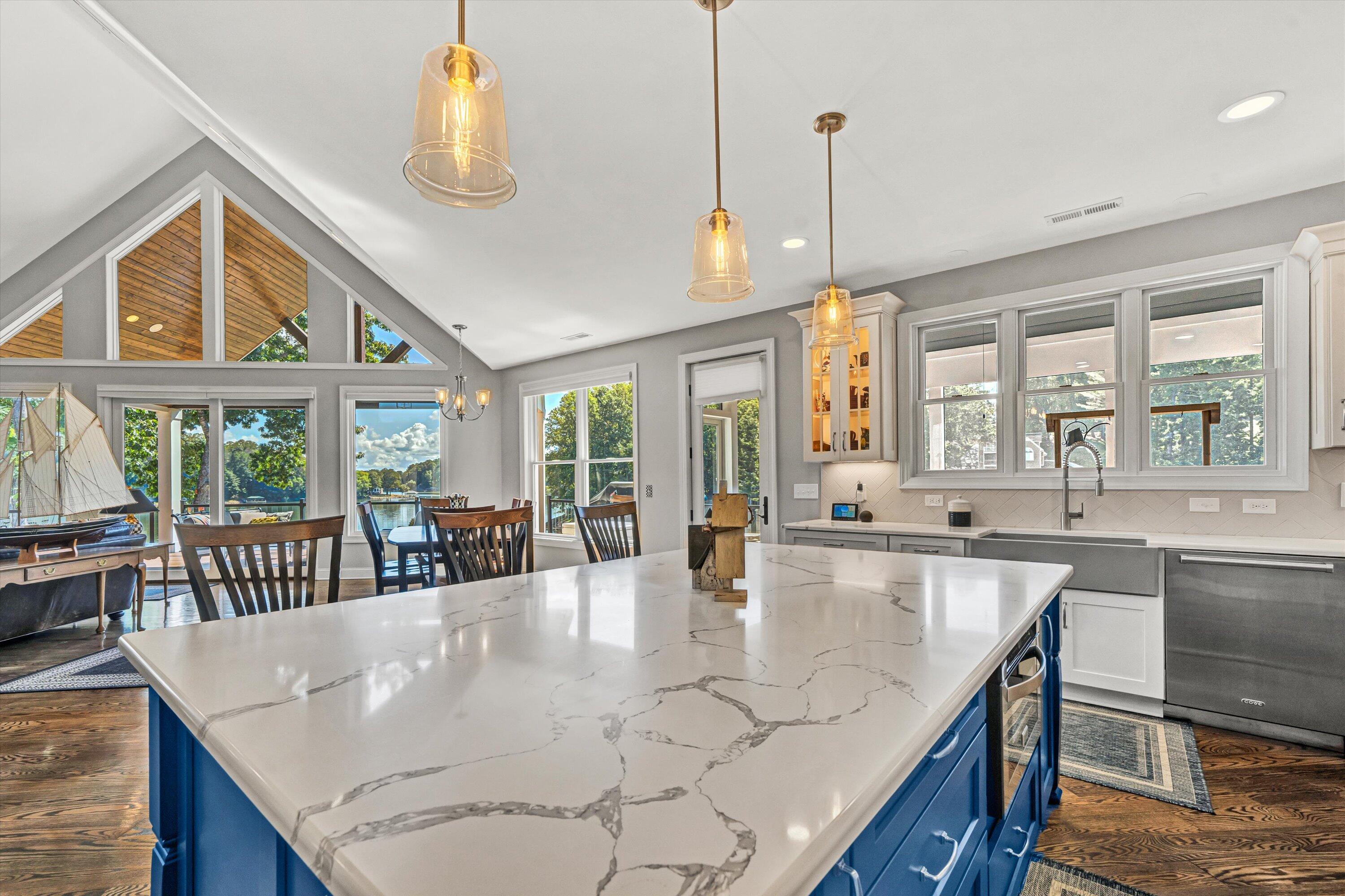 152 Windward Pointe DR
