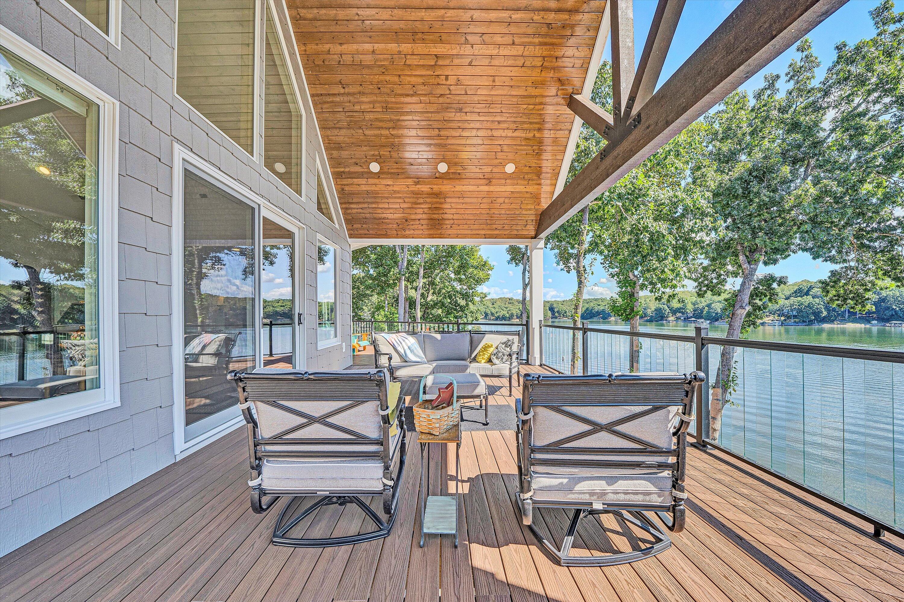 152 Windward Pointe DR