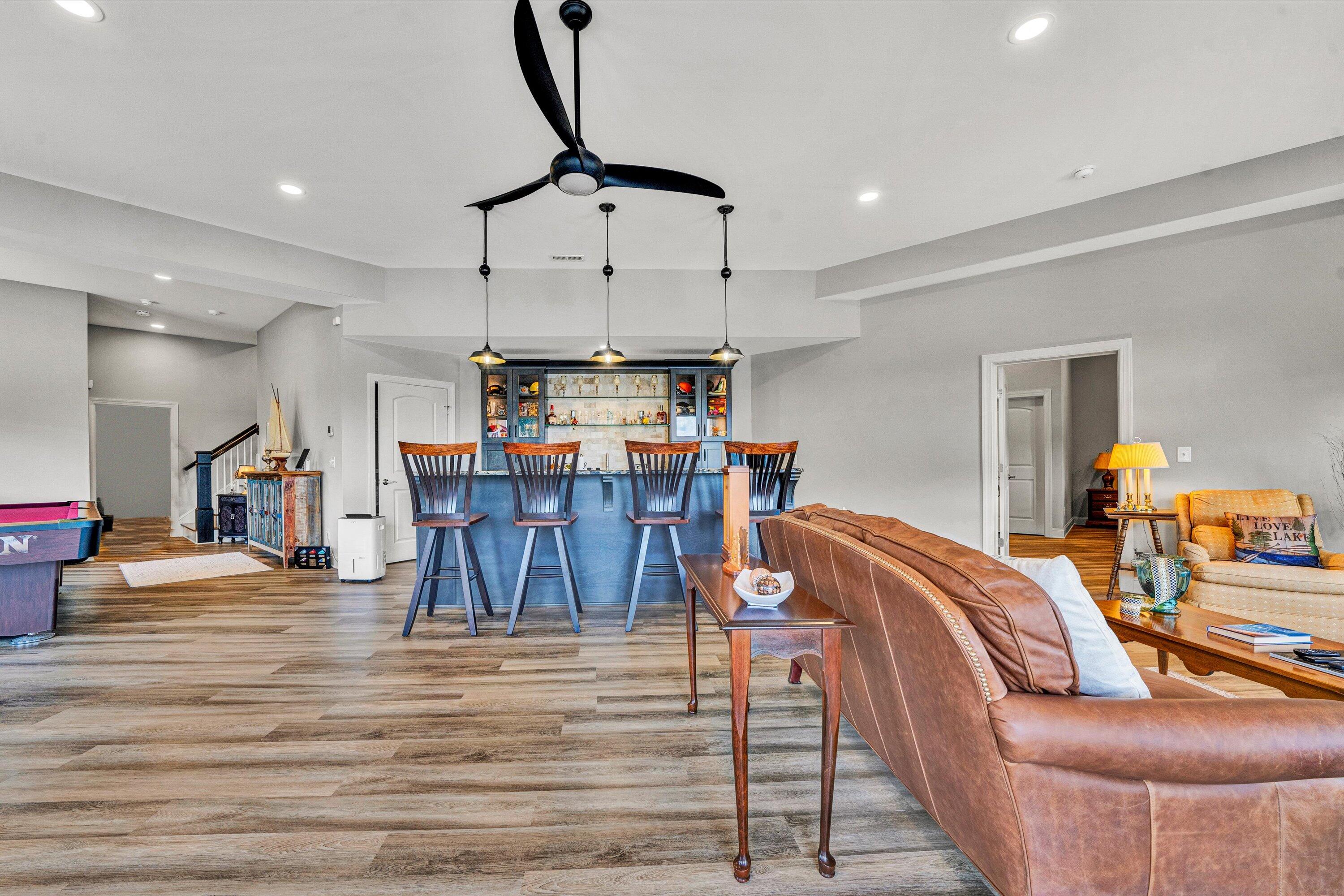 152 Windward Pointe DR