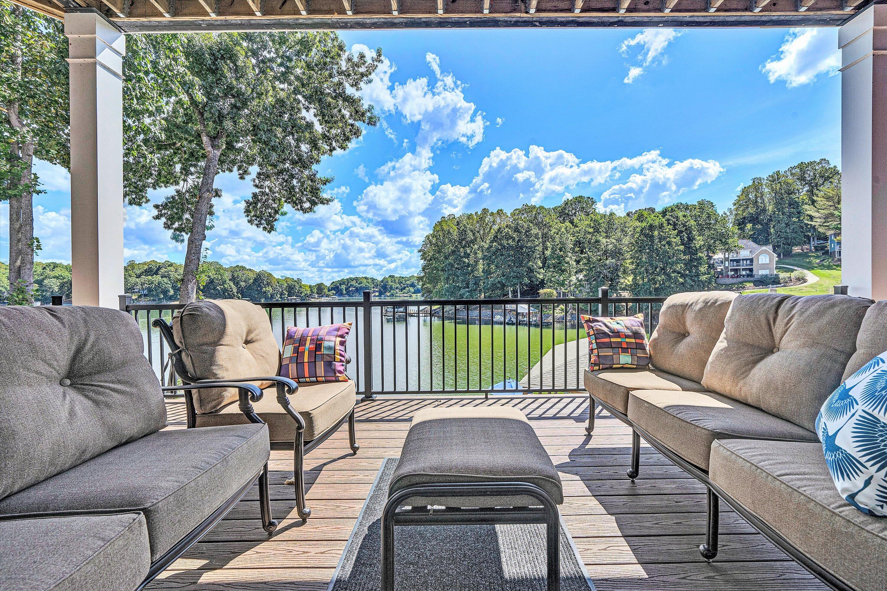152 Windward Pointe DR