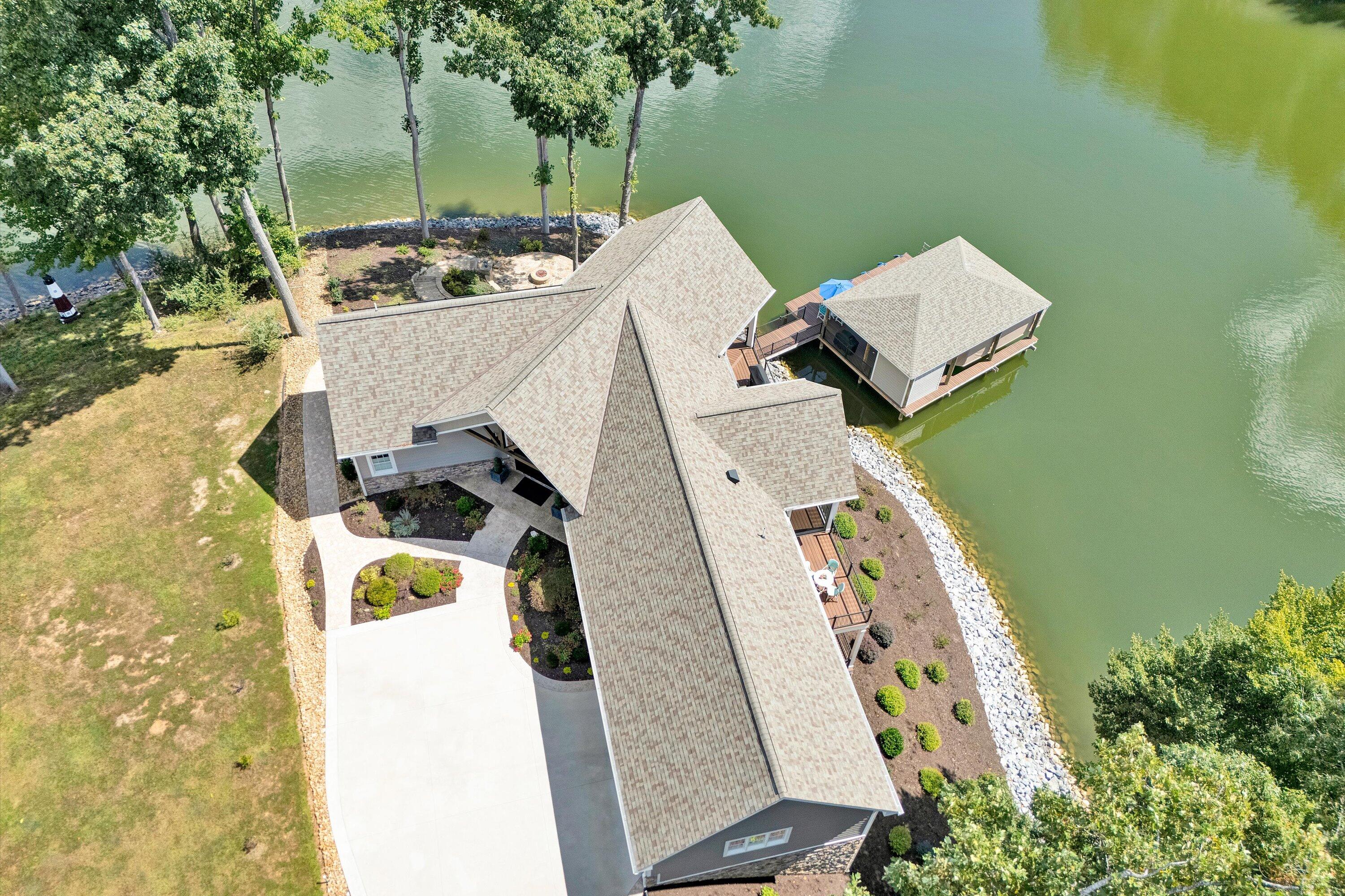 152 Windward Pointe DR