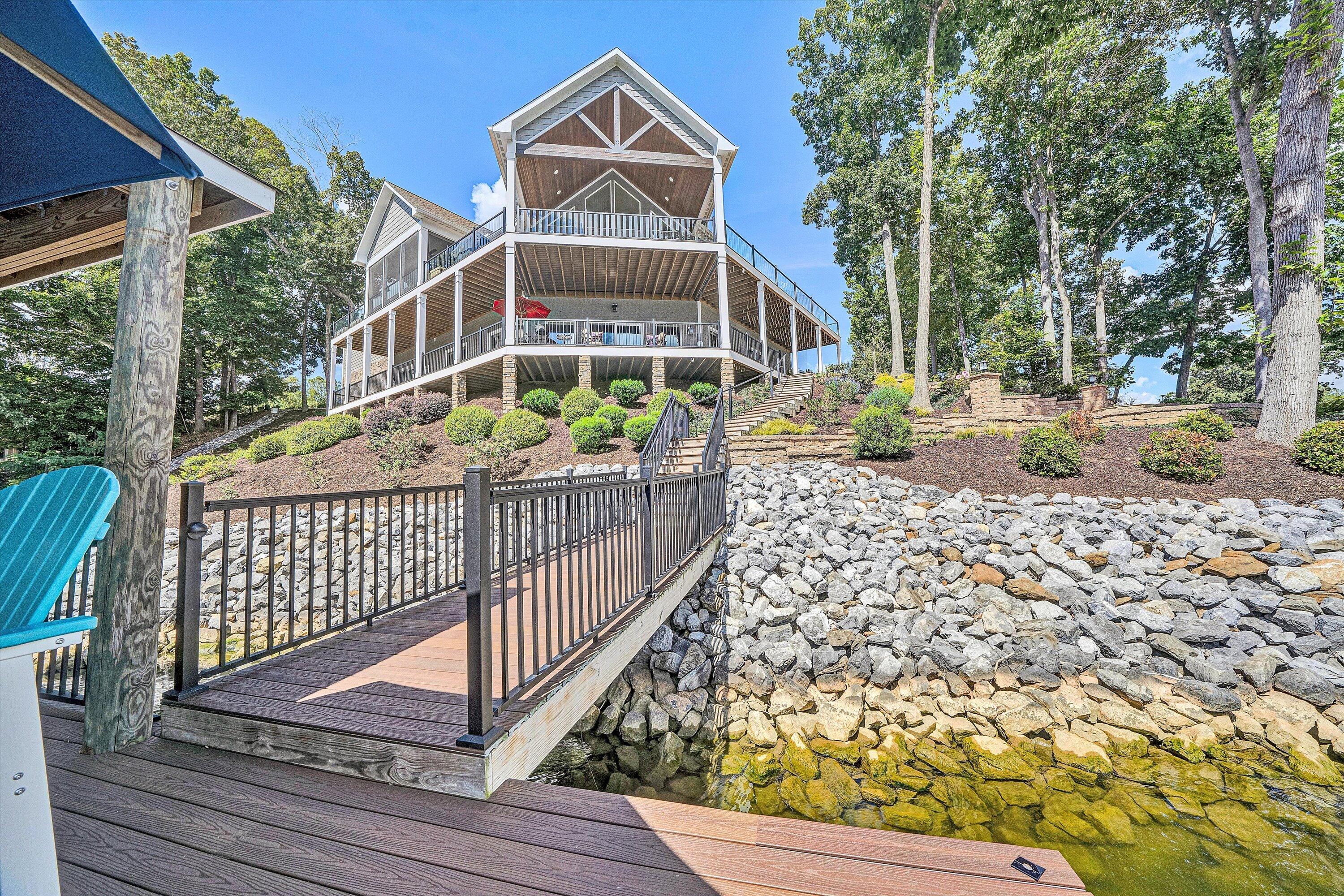 152 Windward Pointe DR