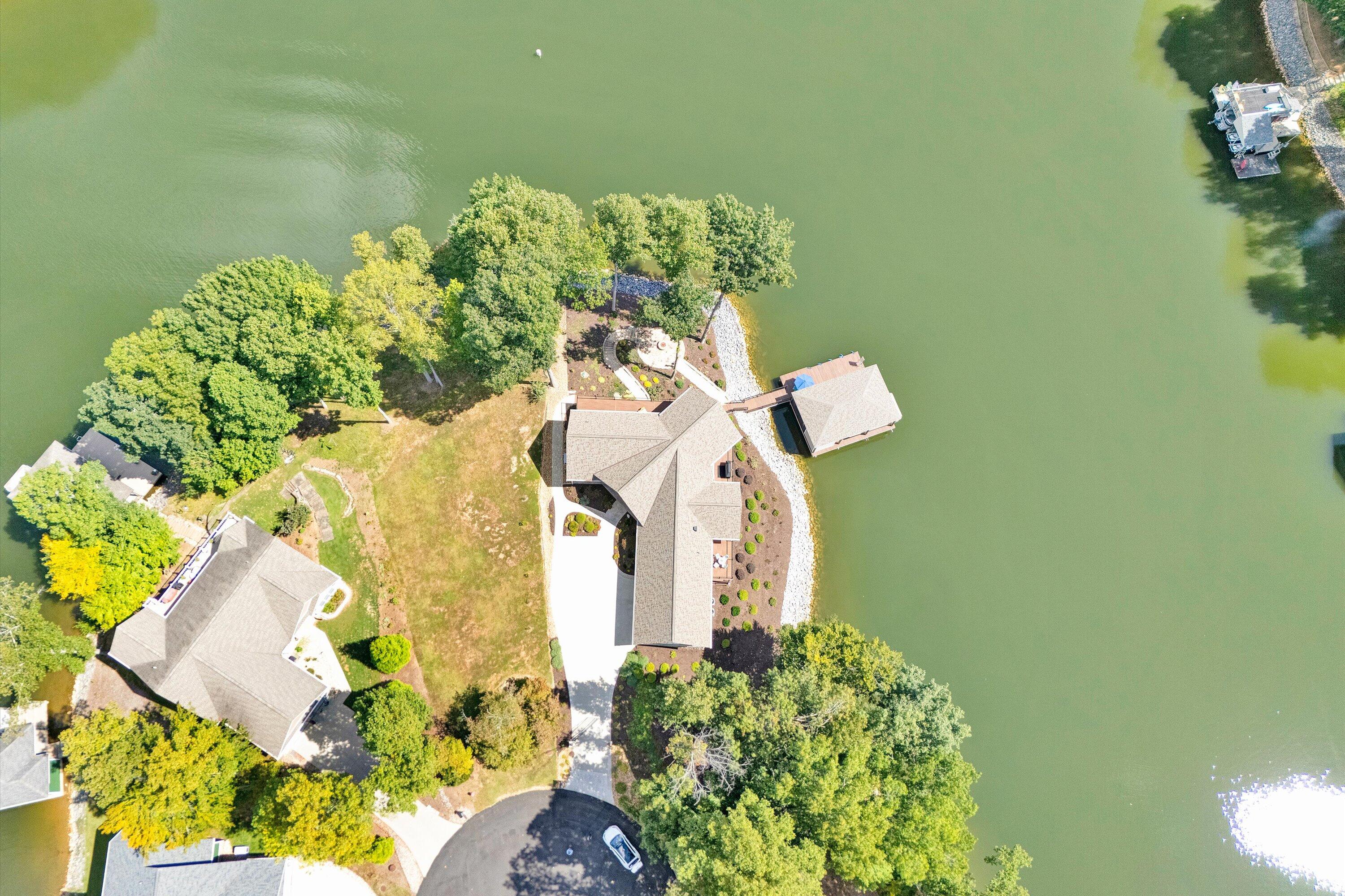152 Windward Pointe DR