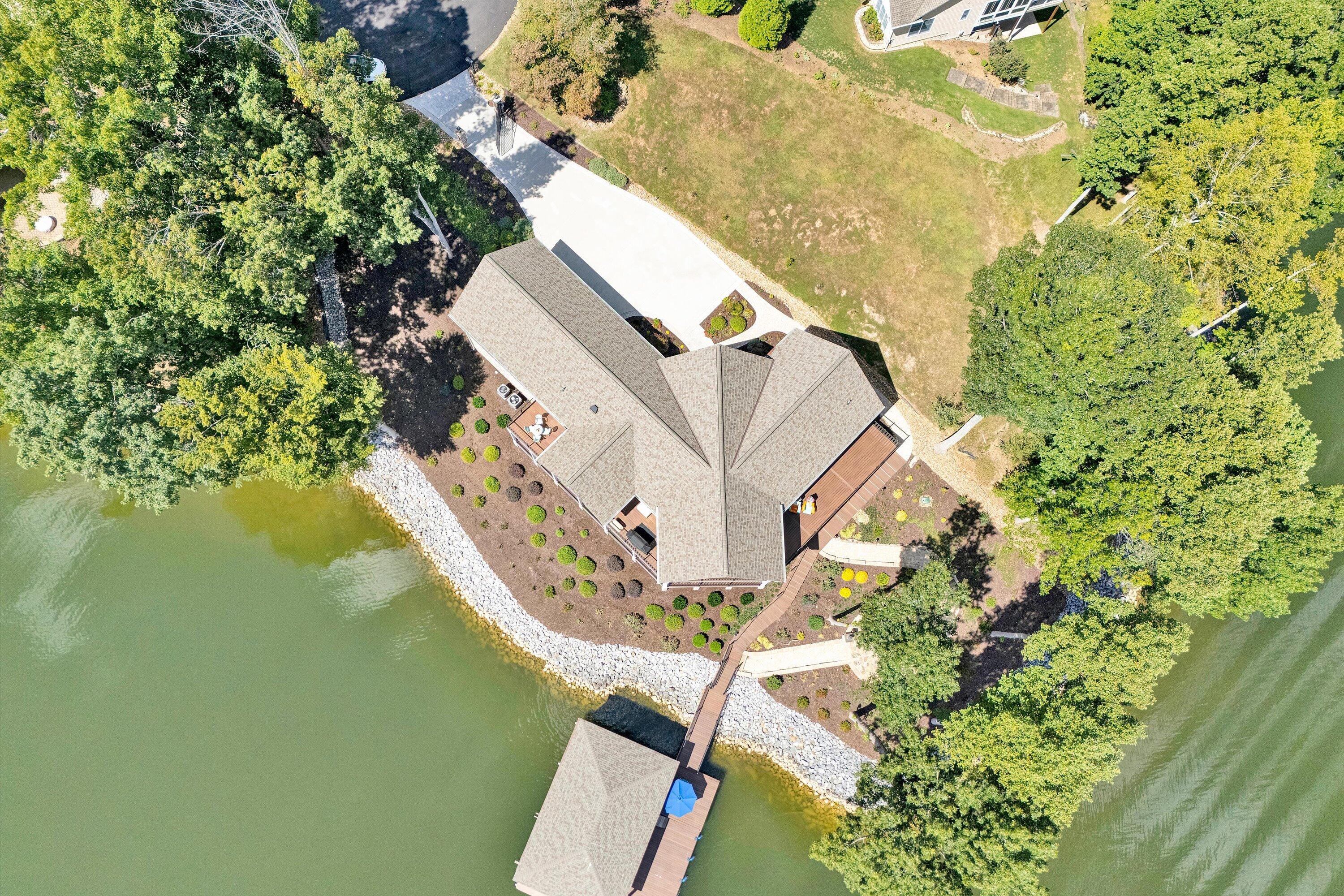 152 Windward Pointe DR