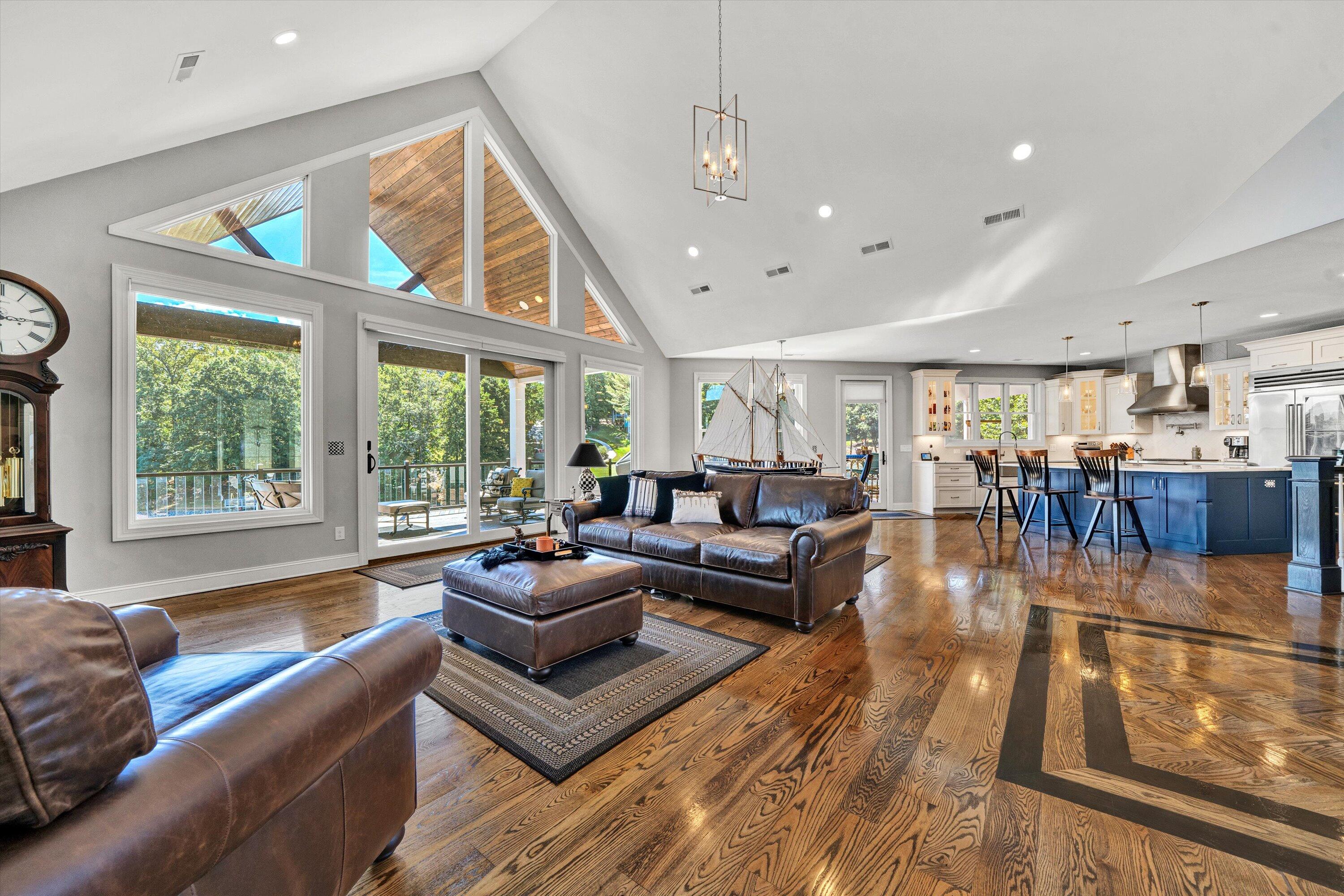 152 Windward Pointe DR