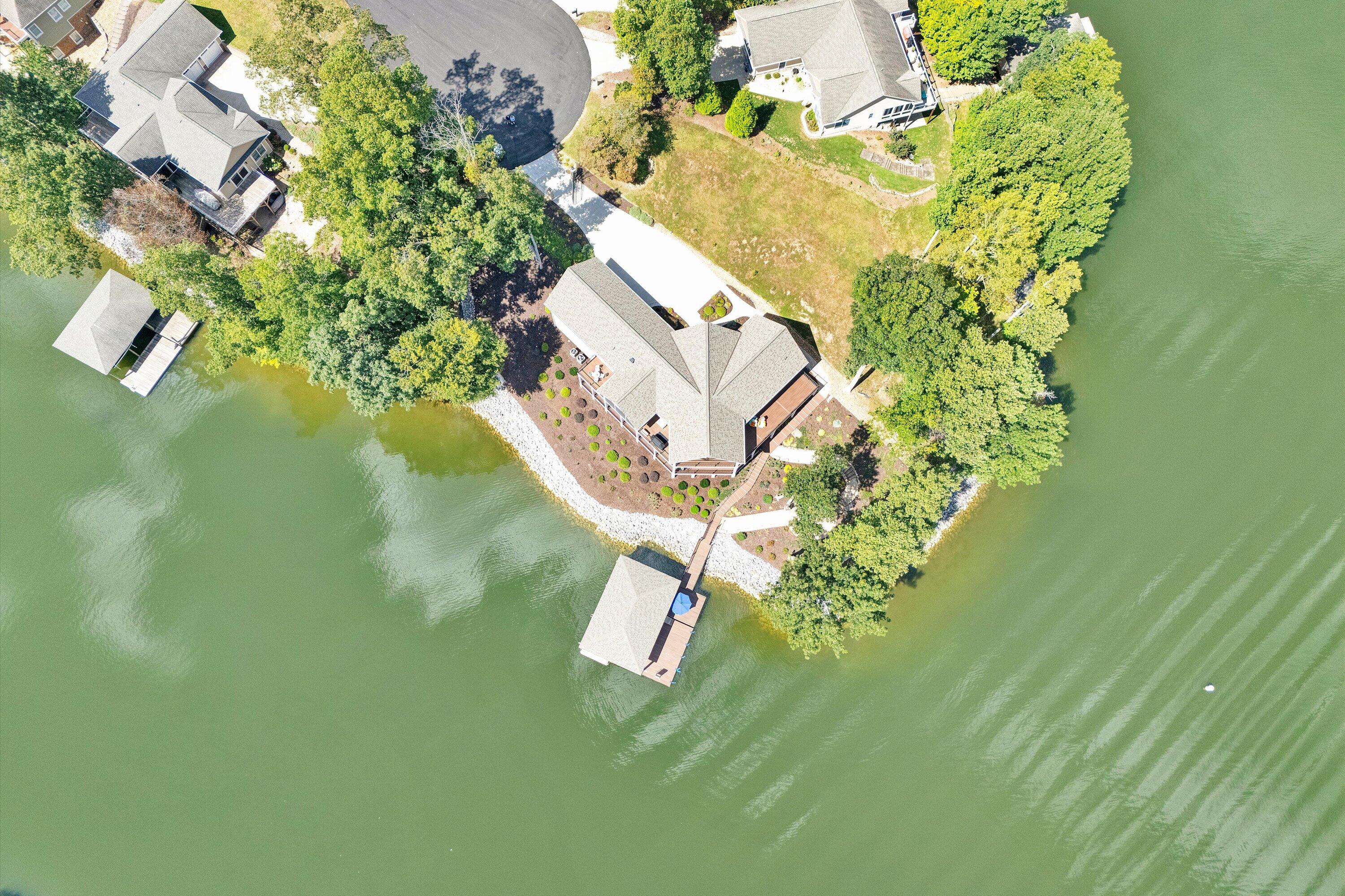 152 Windward Pointe DR