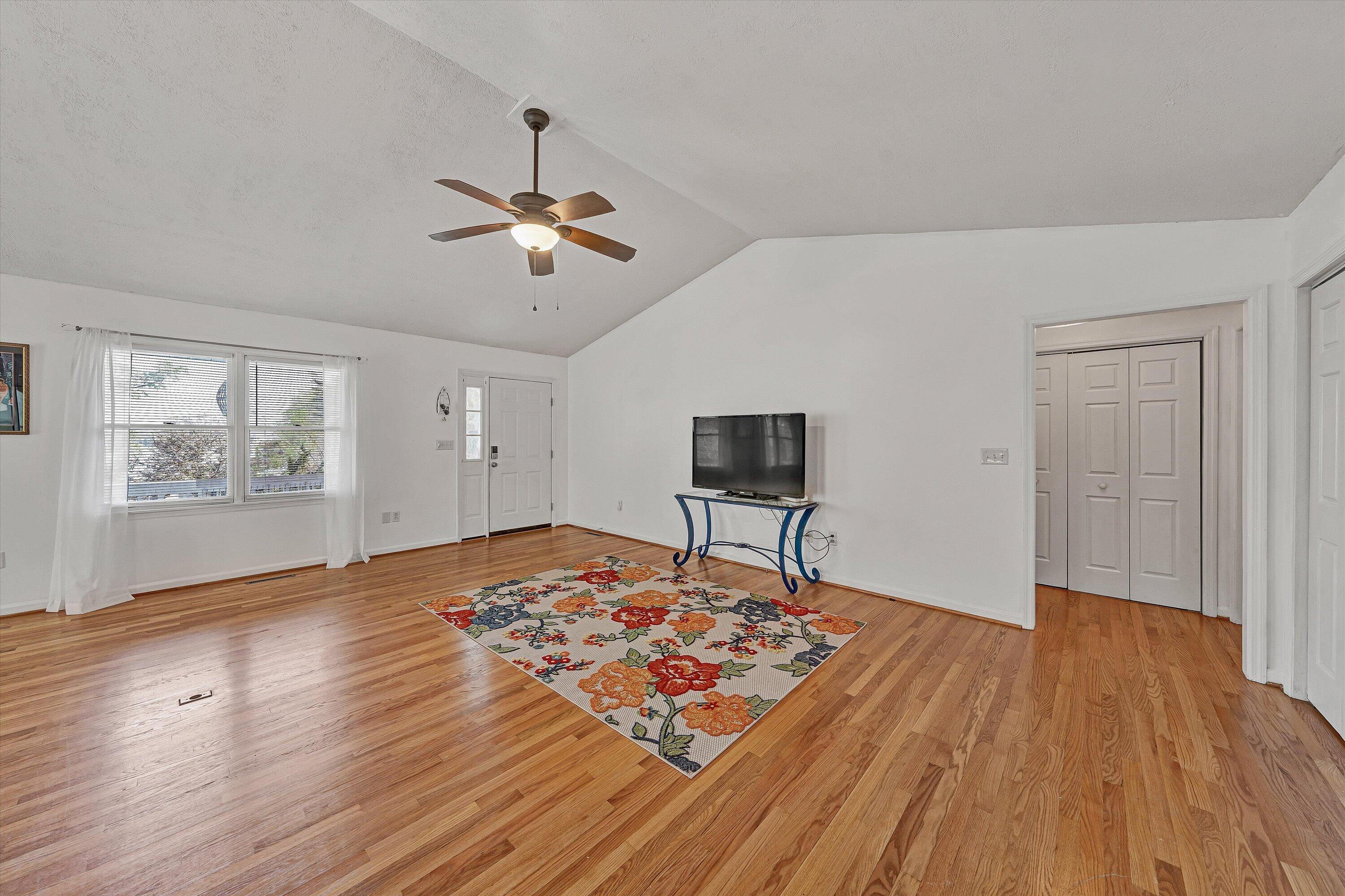 990 Highland Lake RD