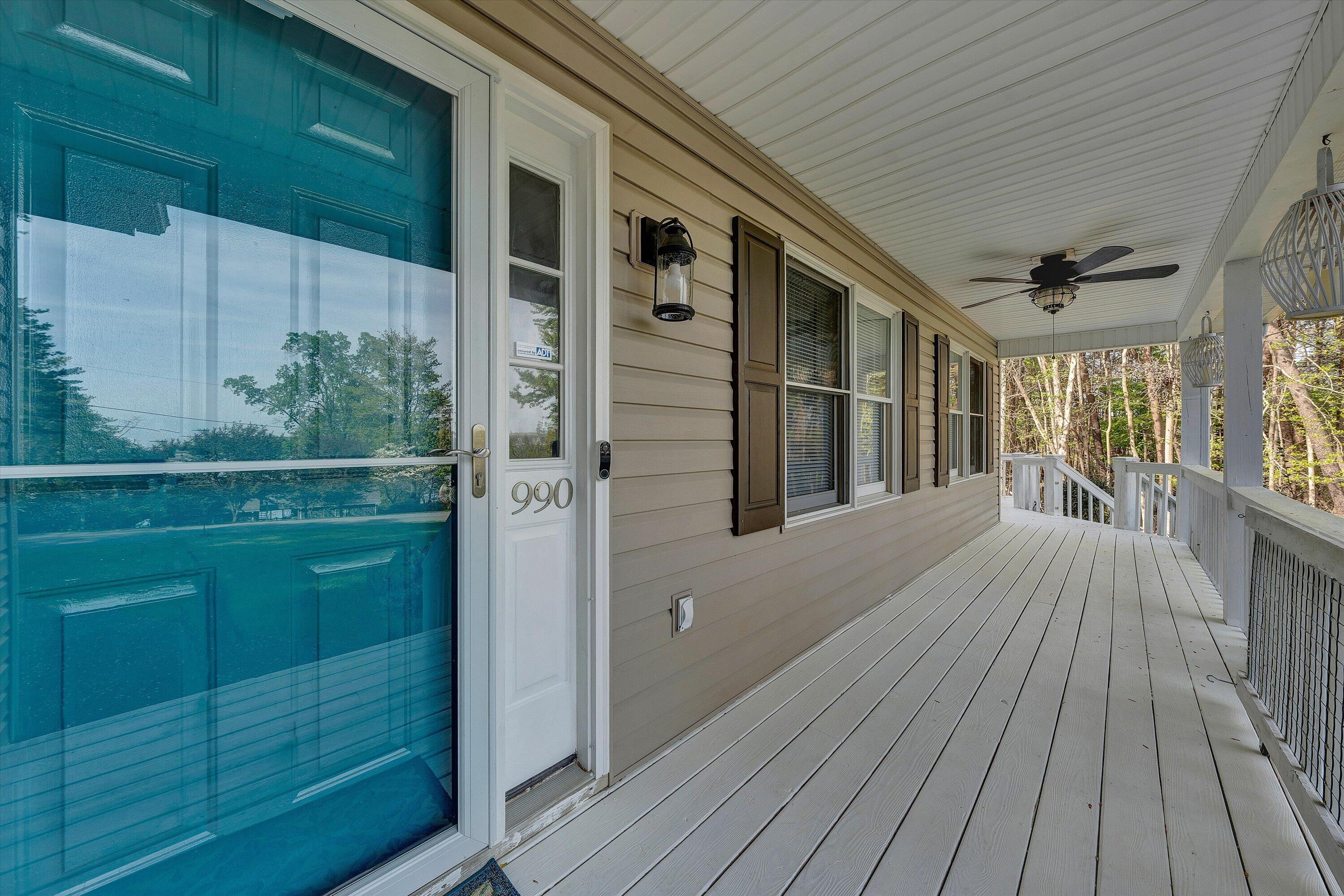 990 Highland Lake RD