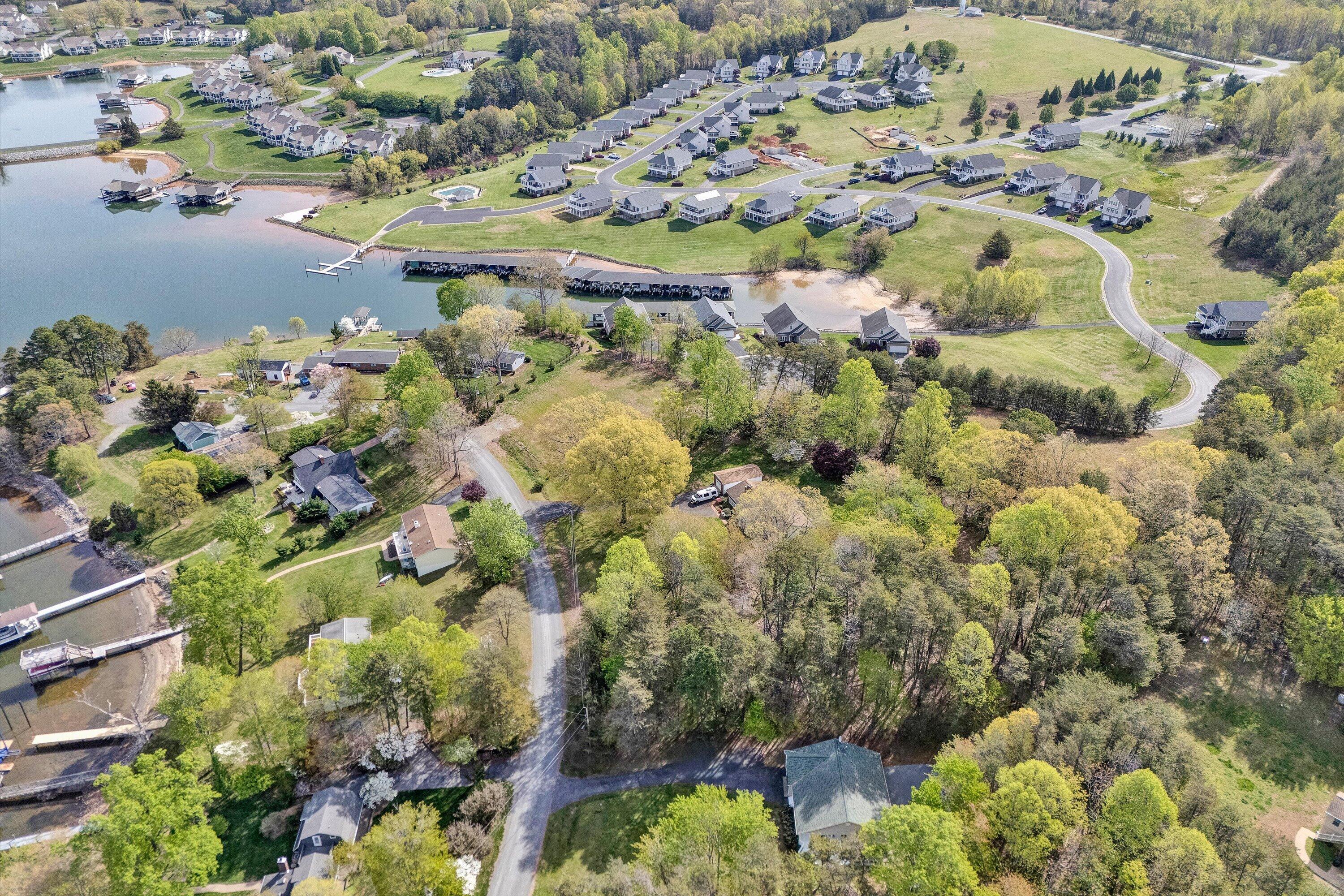 990 Highland Lake RD