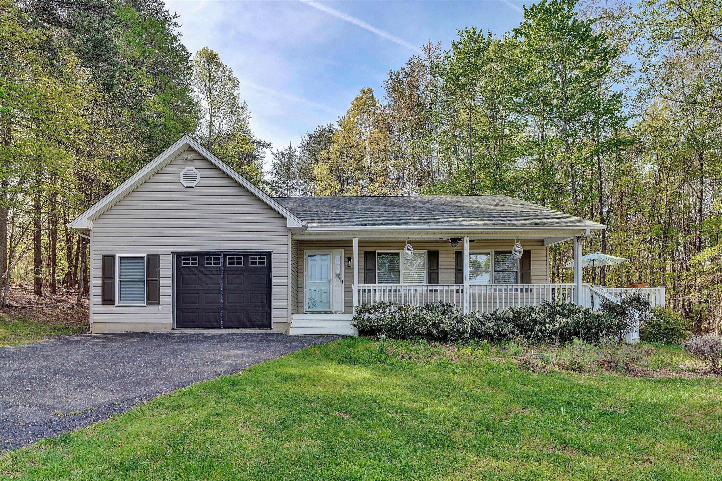 990 Highland Lake RD