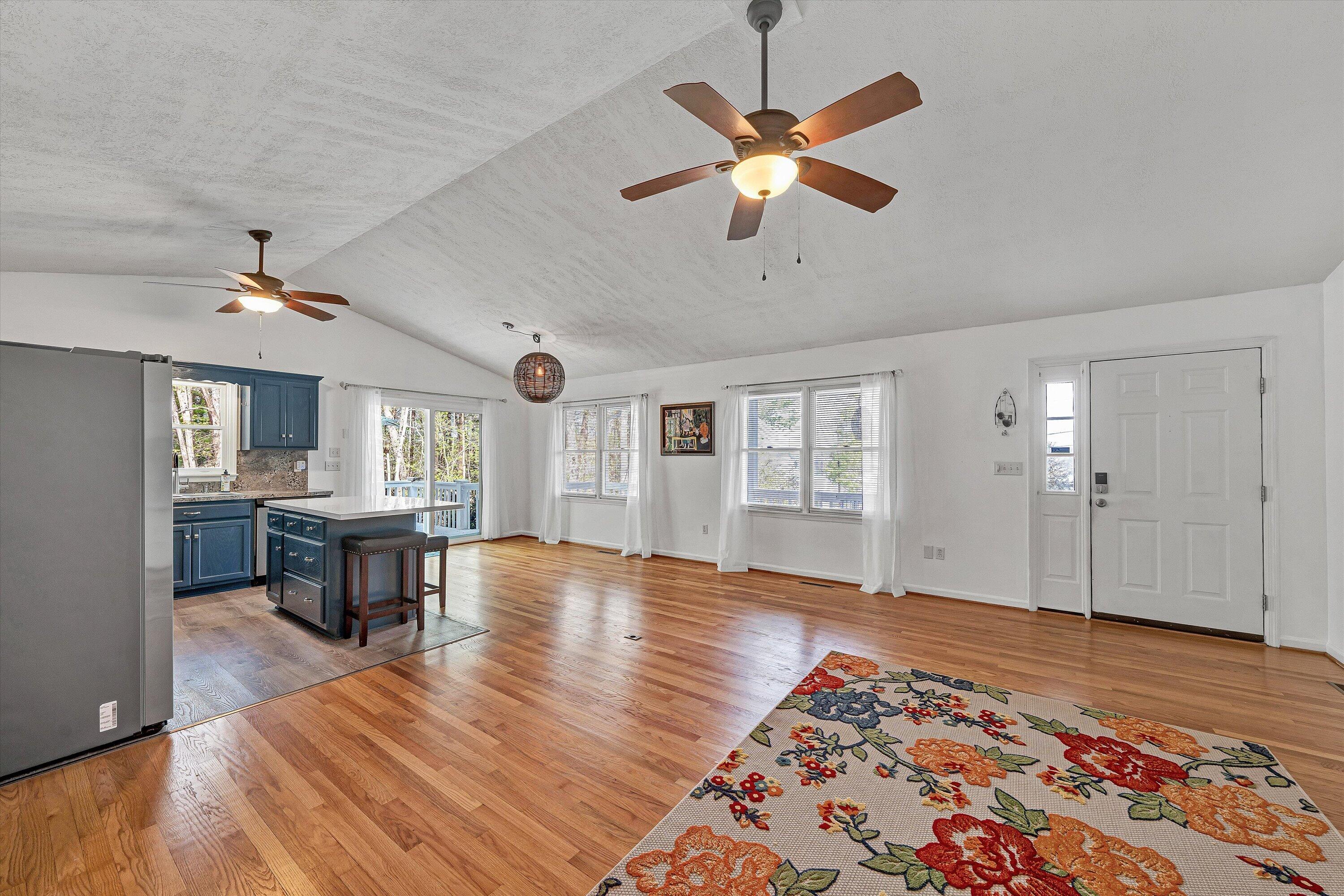 990 Highland Lake RD