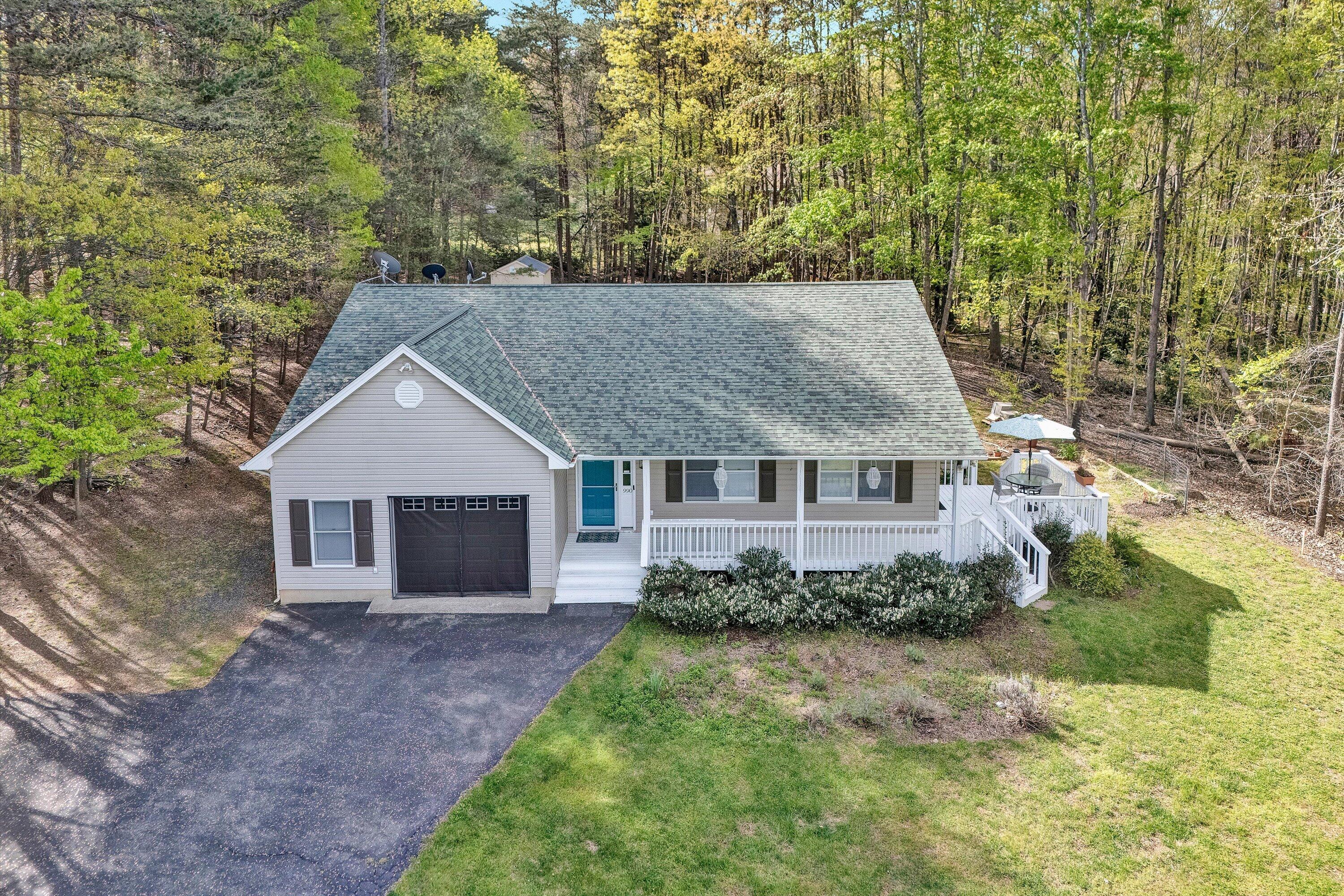 990 Highland Lake RD