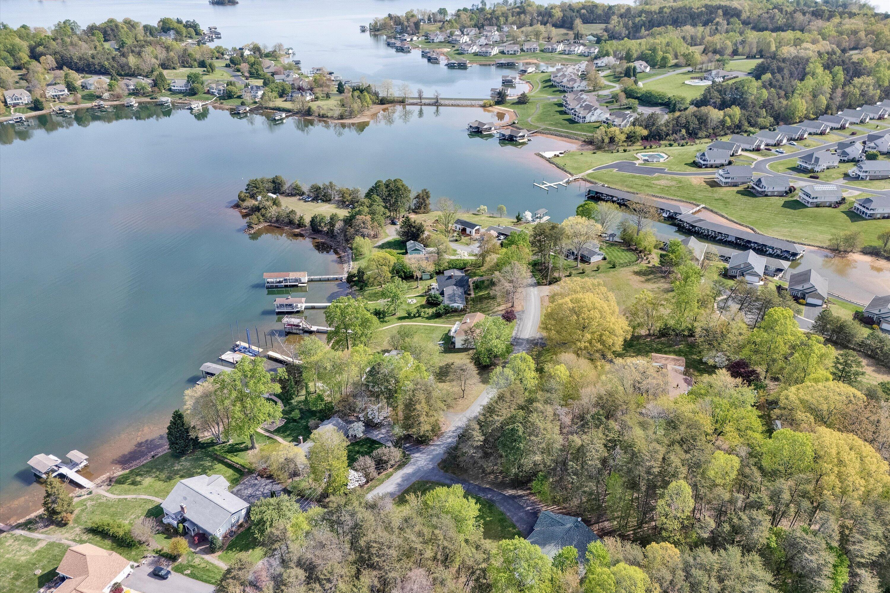 990 Highland Lake RD