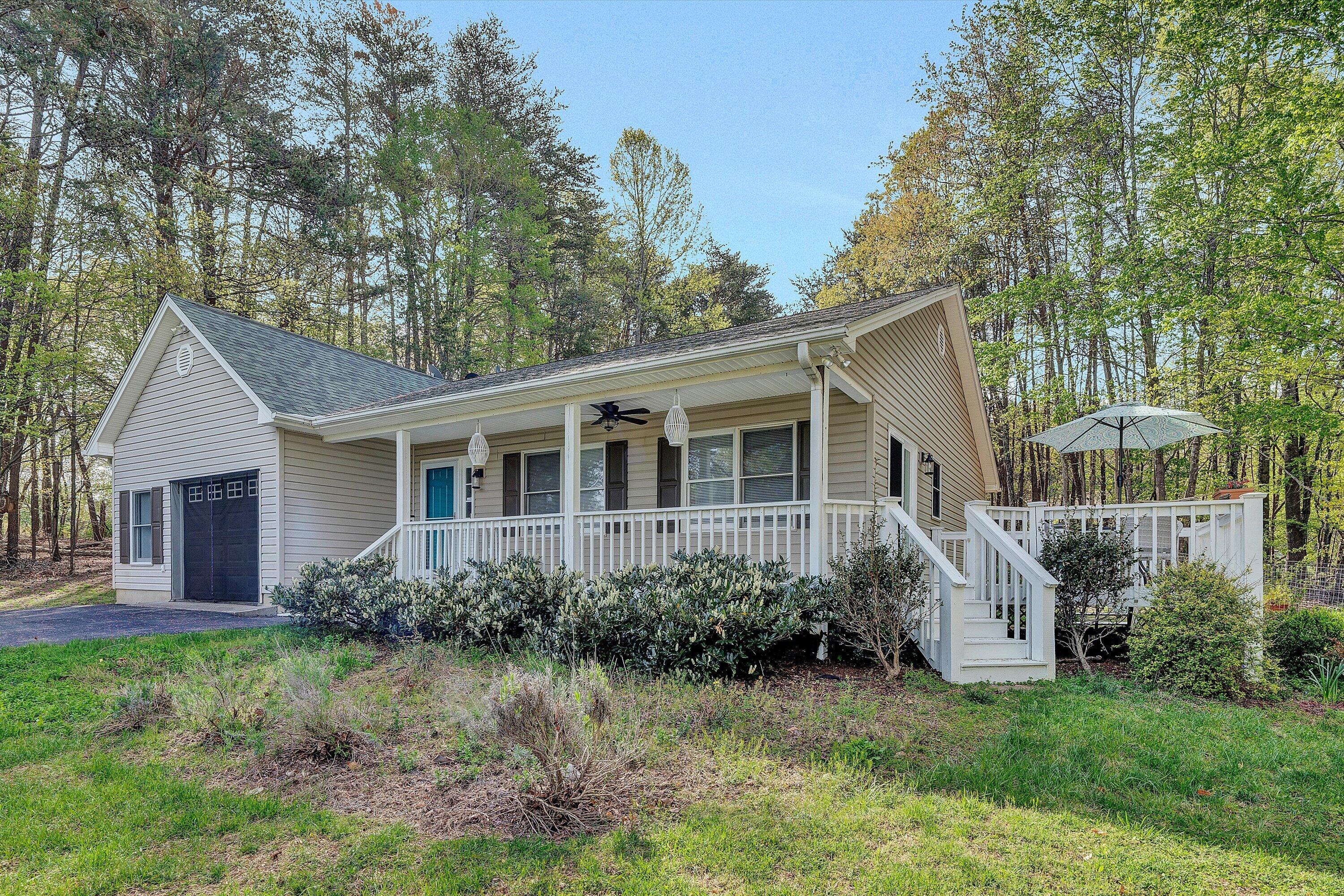 990 Highland Lake RD