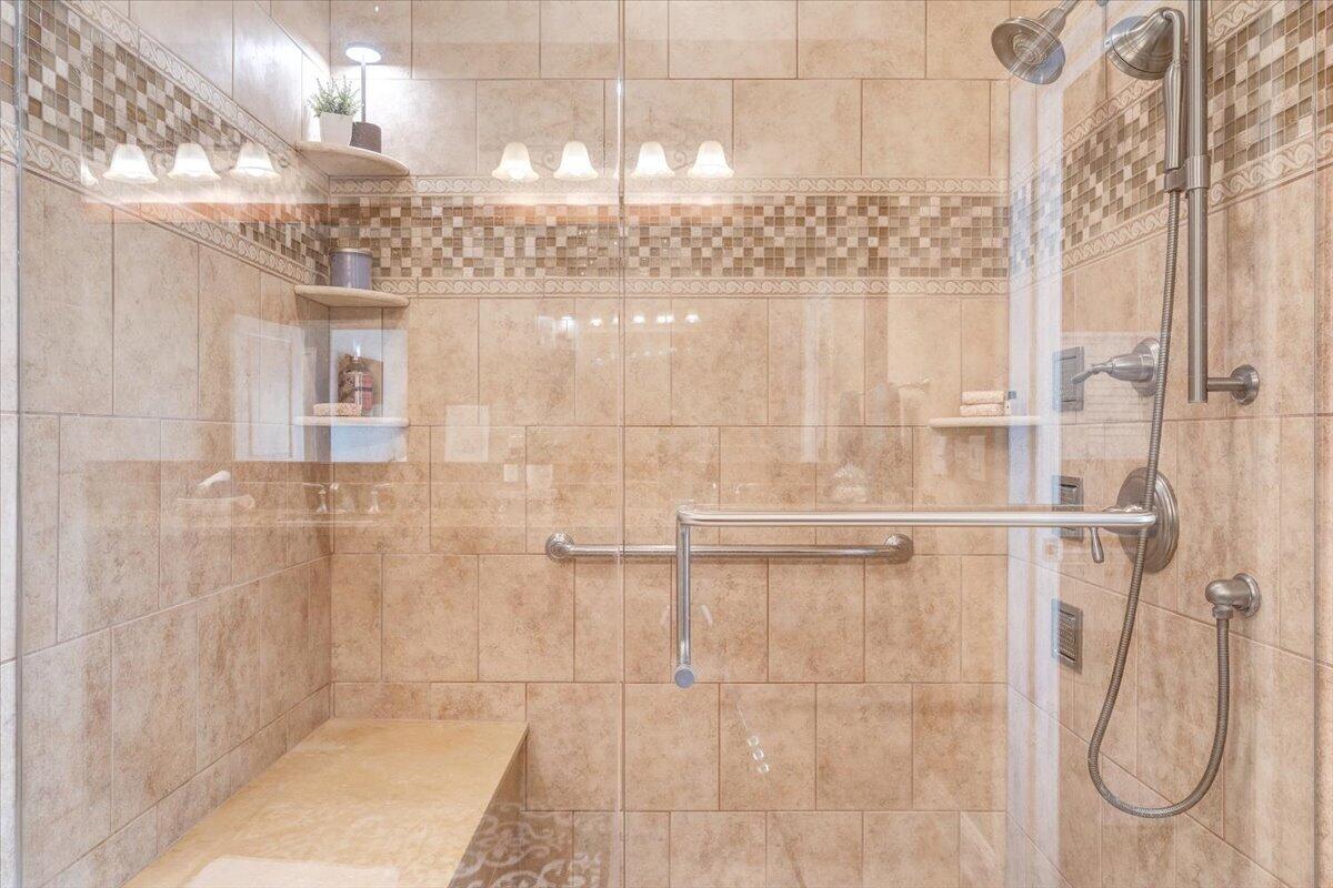 1055 REDBUD LN