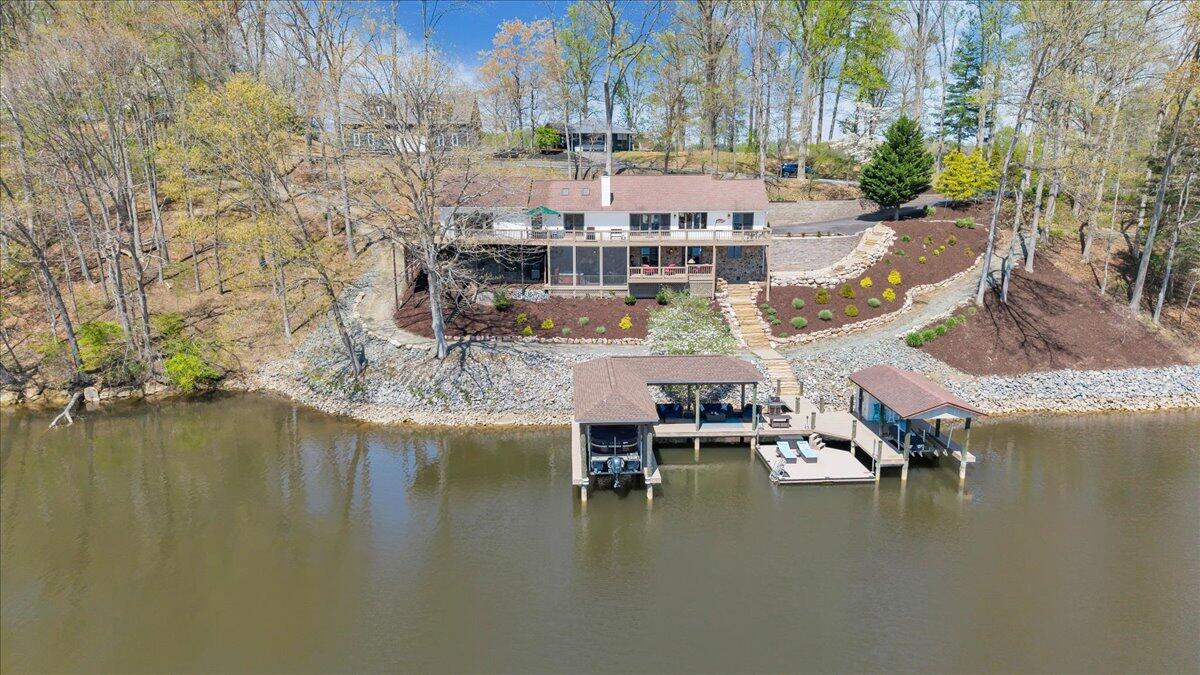1055 REDBUD LN