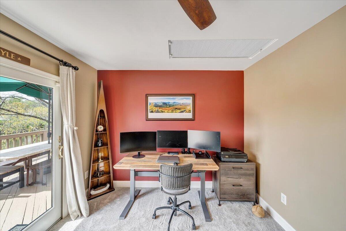 1055 REDBUD LN