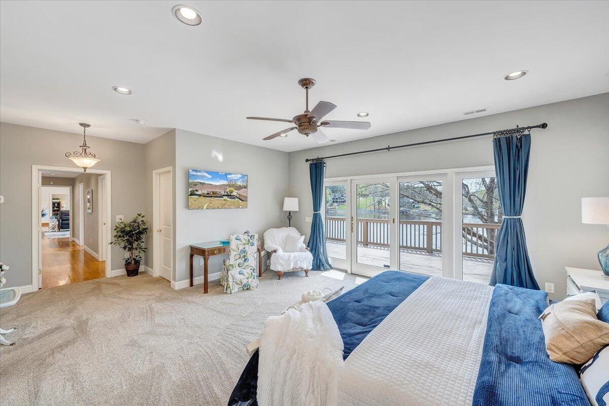 1055 REDBUD LN