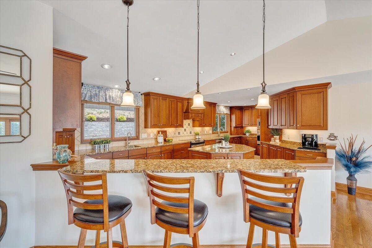 1055 REDBUD LN