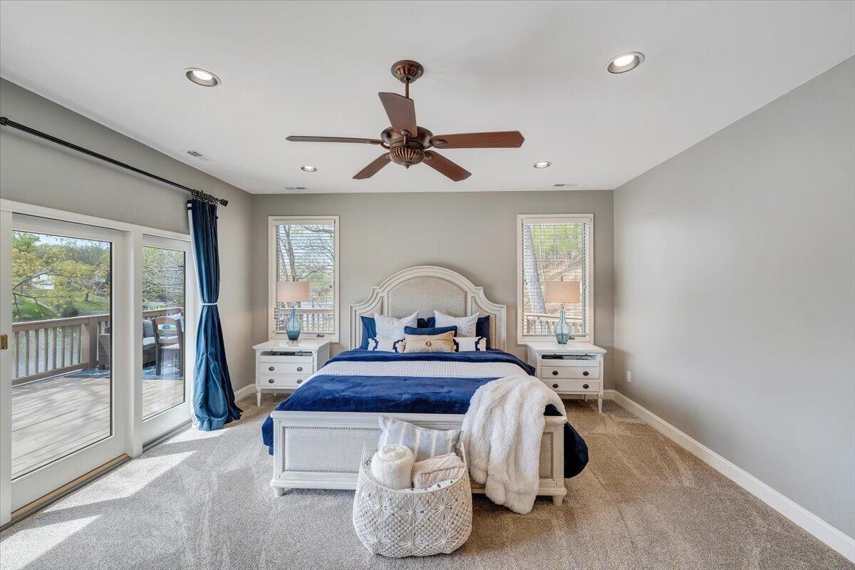 1055 REDBUD LN