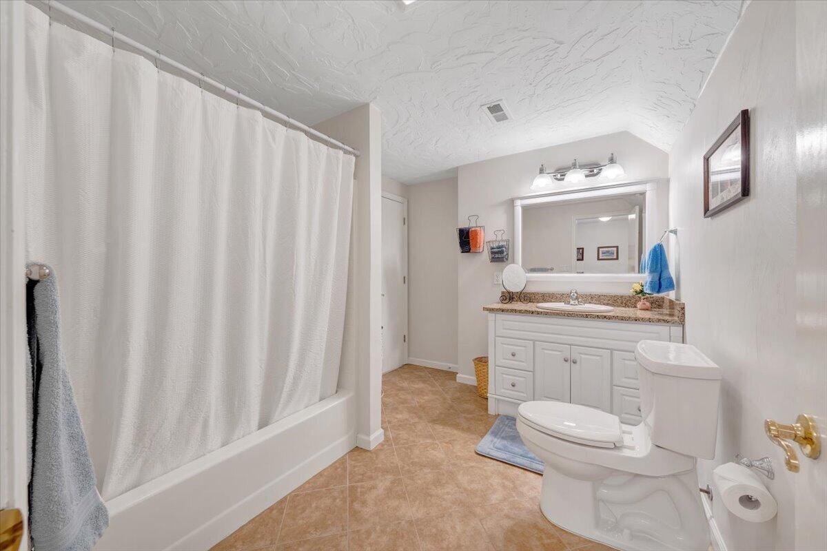 1055 REDBUD LN