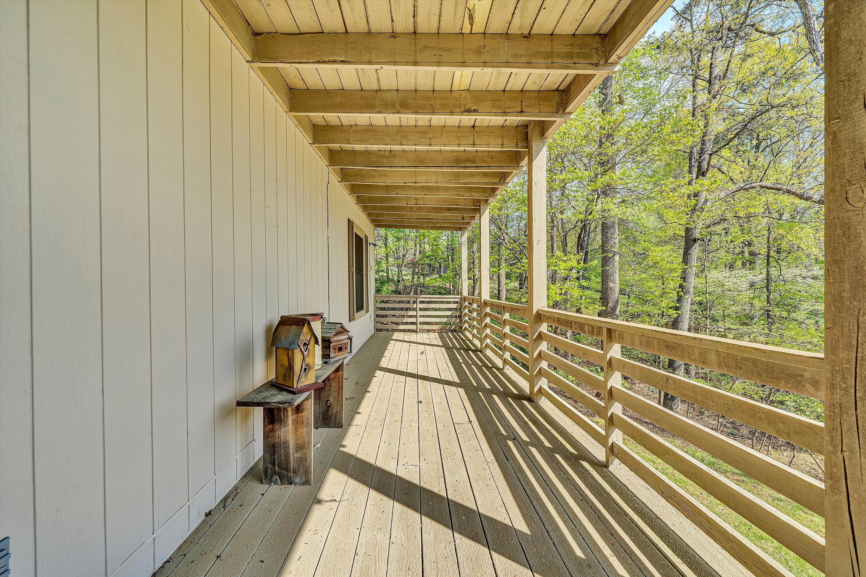 259 Brooks Point LN
