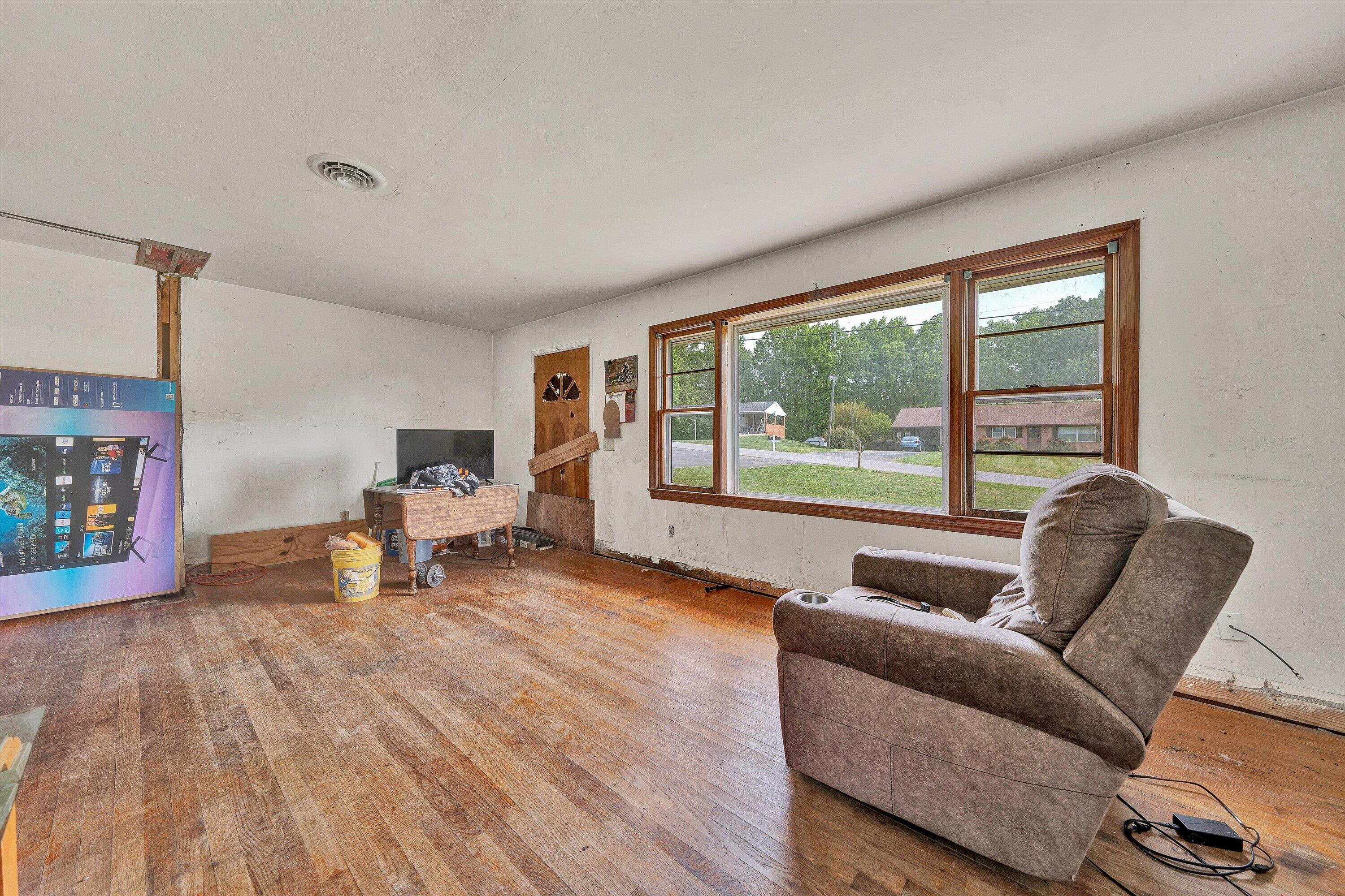 145 Cornell RD