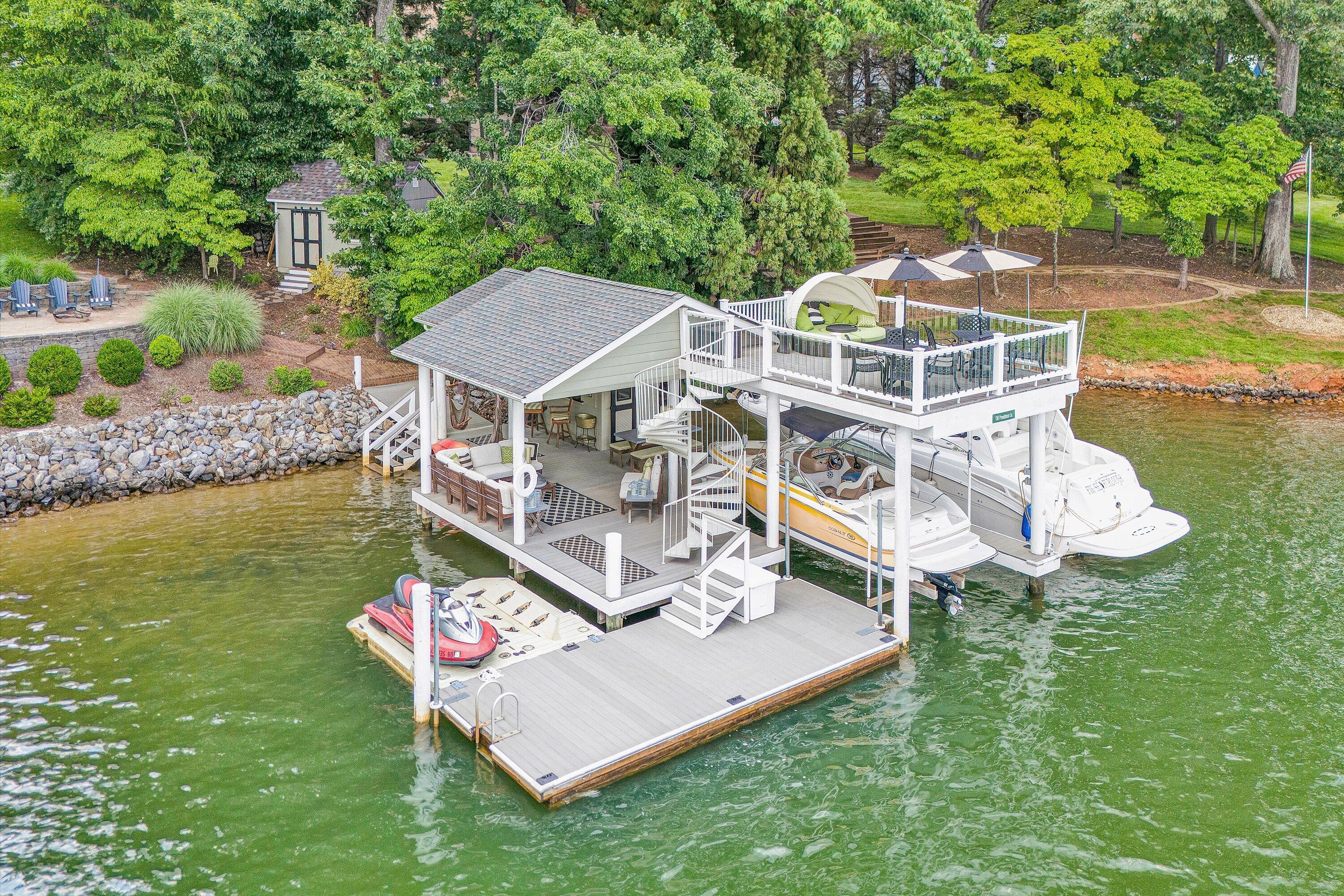 150 Providence LN