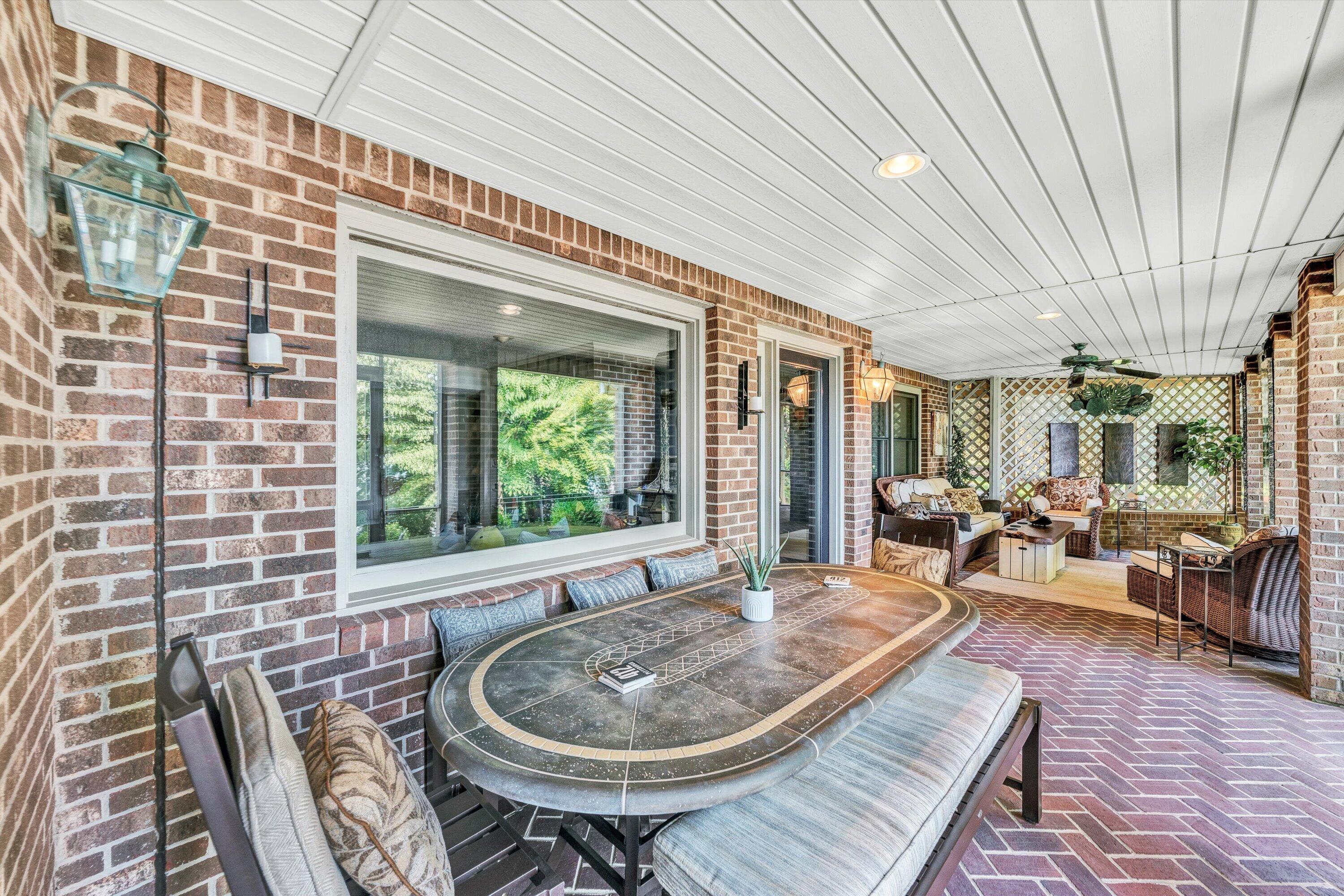 150 Providence LN