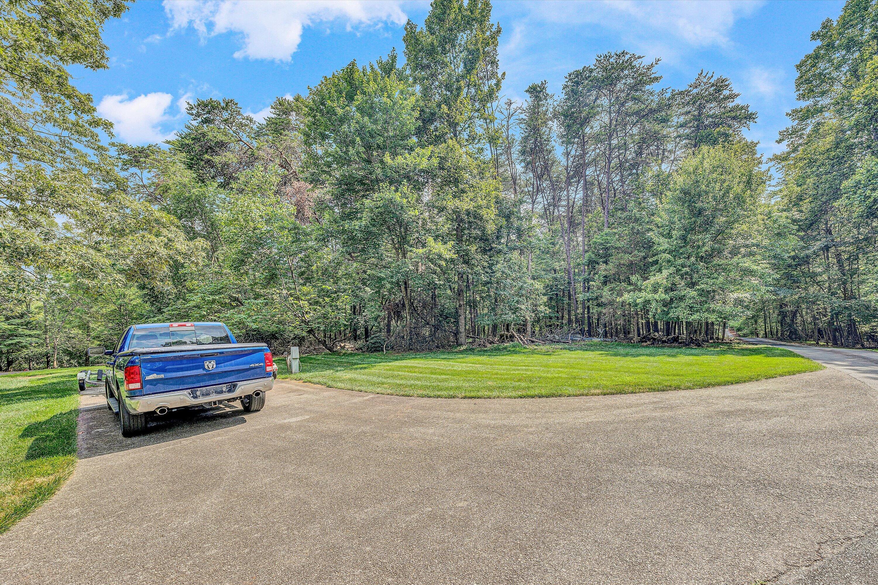 150 Providence LN