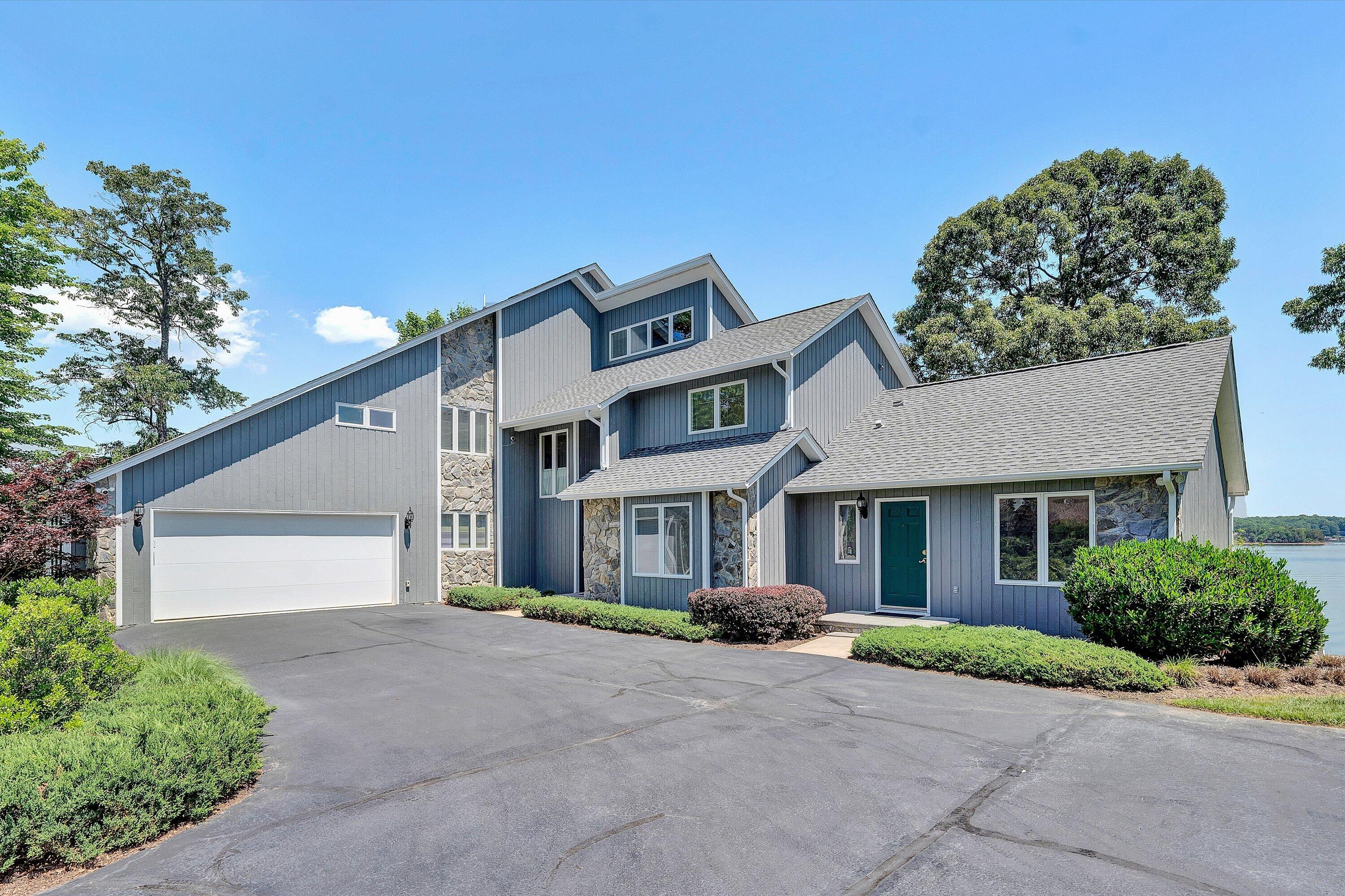 226 Pine Bay DR