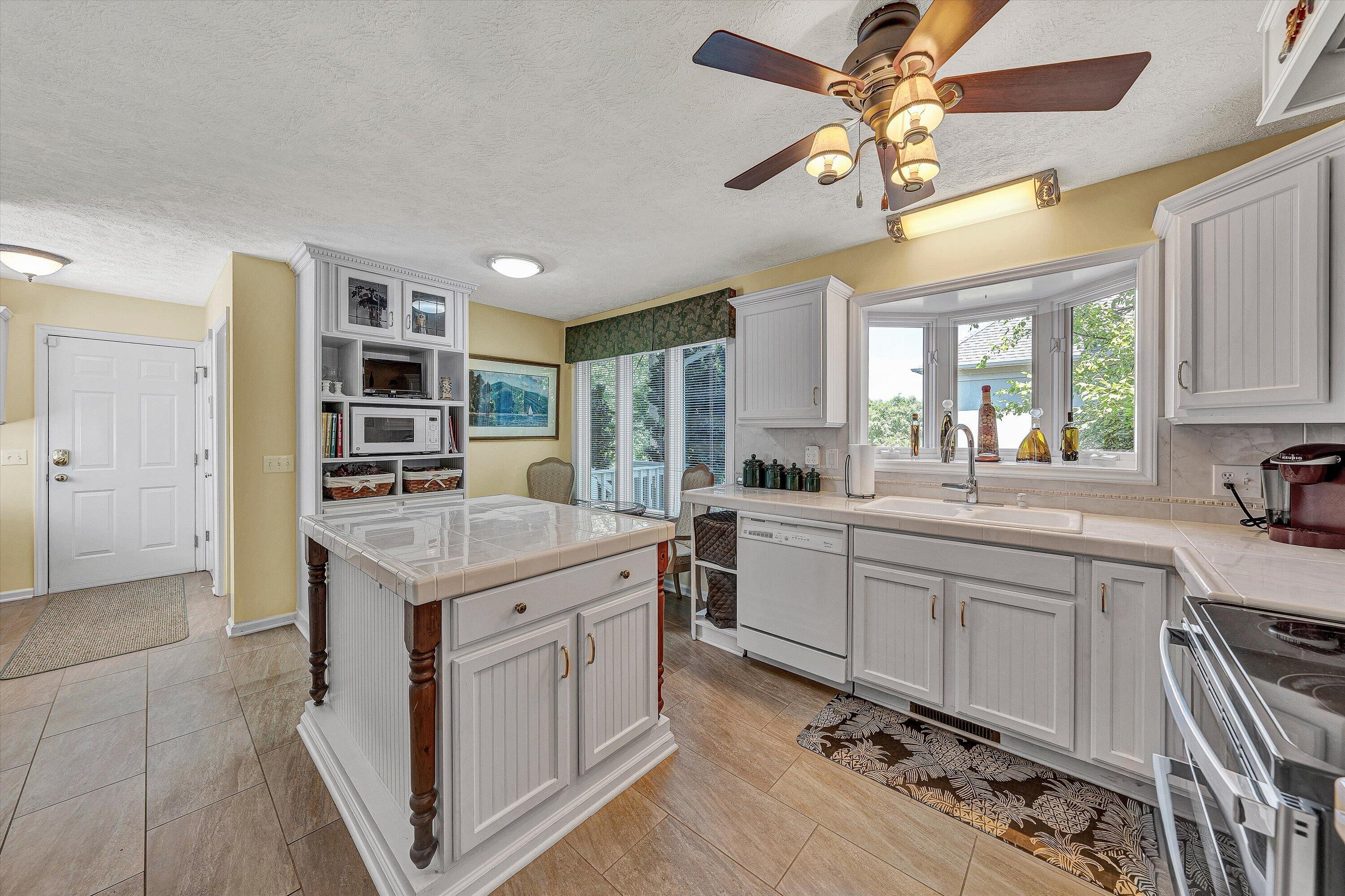 226 Pine Bay DR