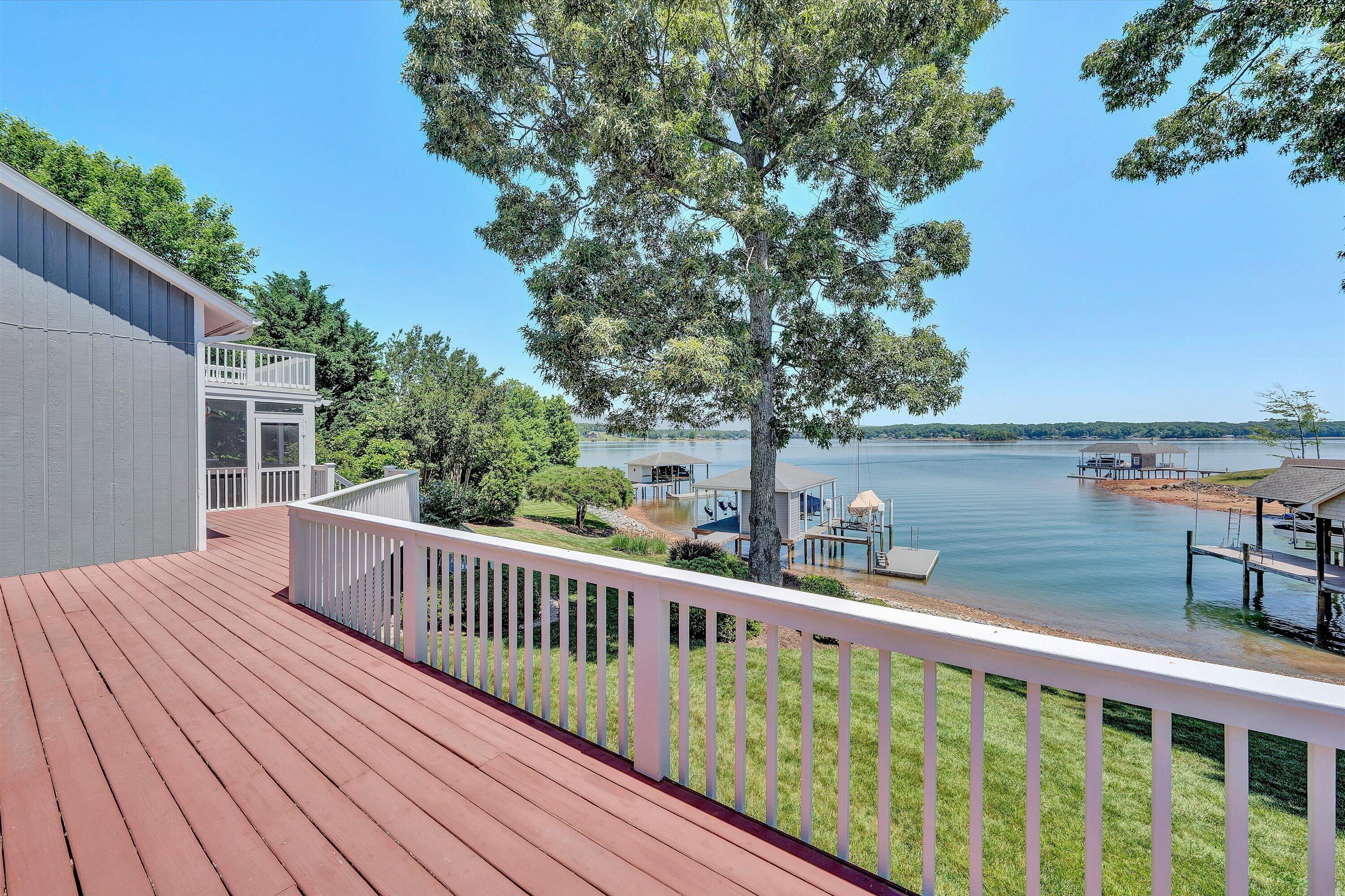 226 Pine Bay DR