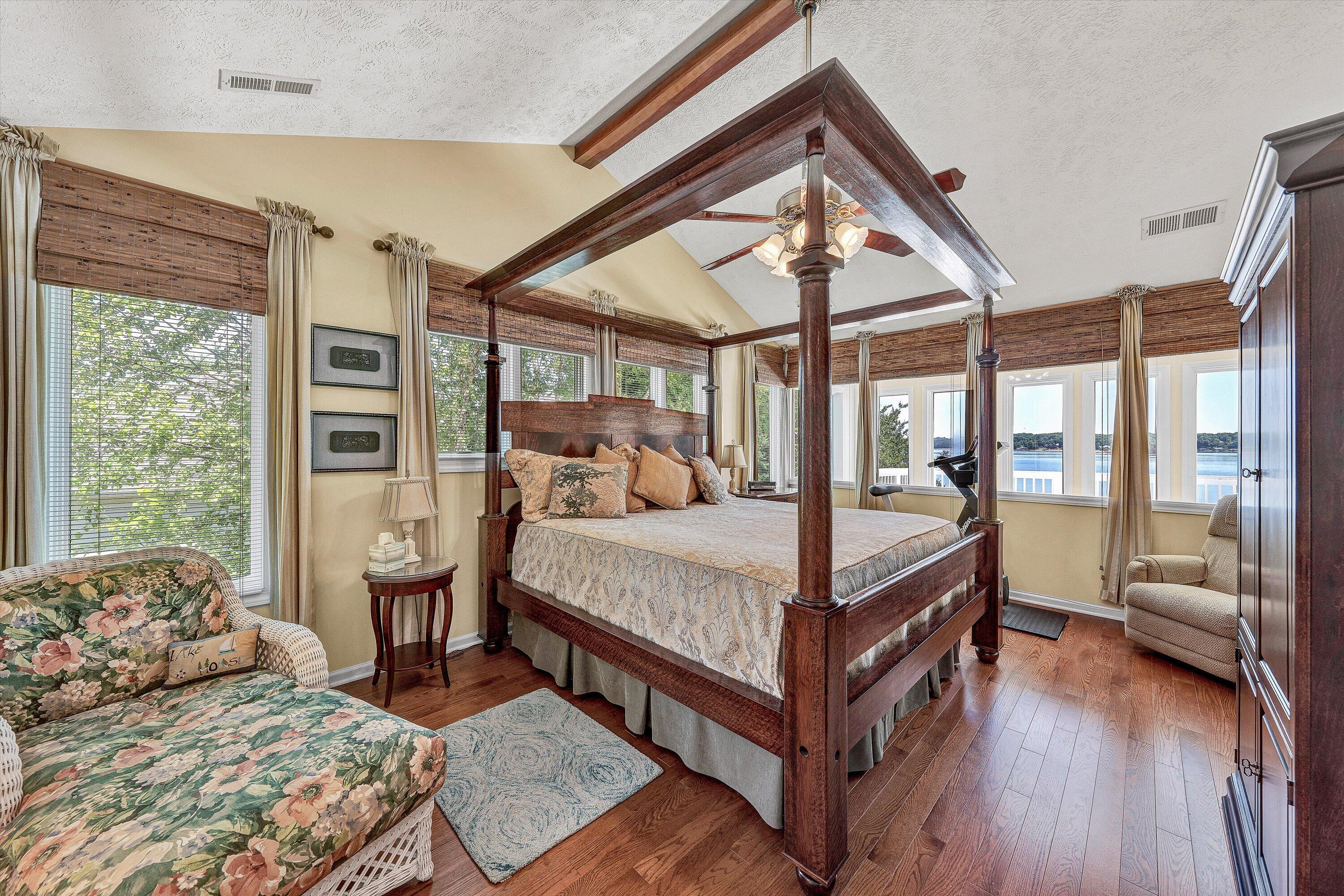 226 Pine Bay DR